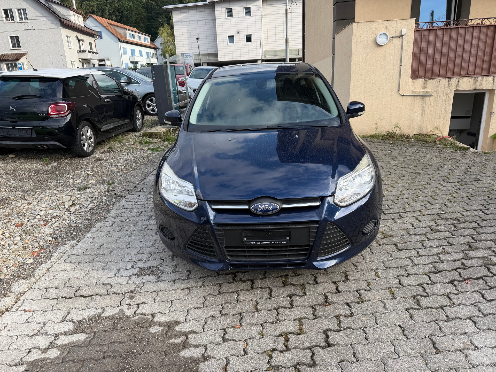 FORD Focus 1.0 SCTi Titanium-image-0