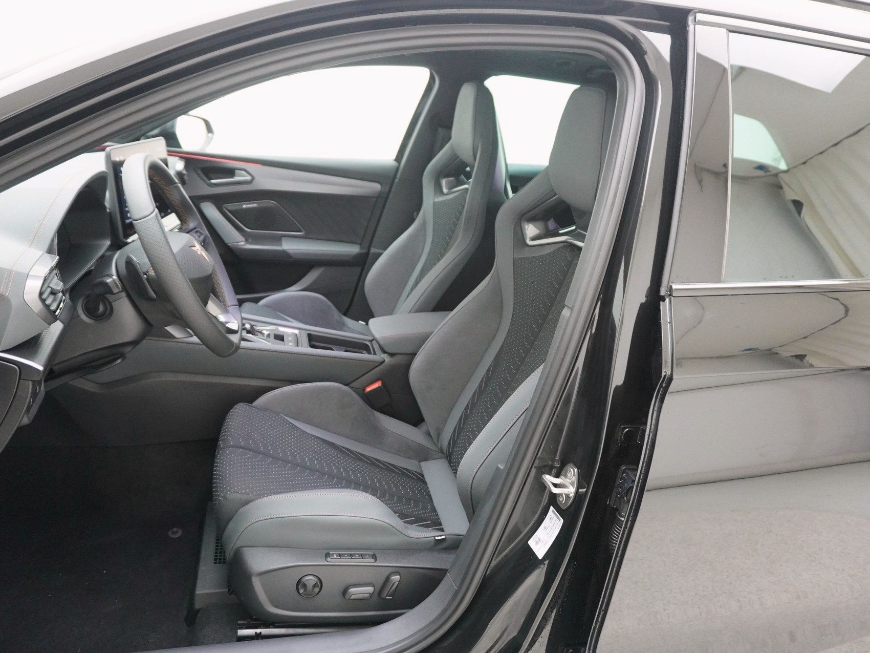CUPRA Leon ST 2.0 TSI Extreme 4Drive DSG-image-15