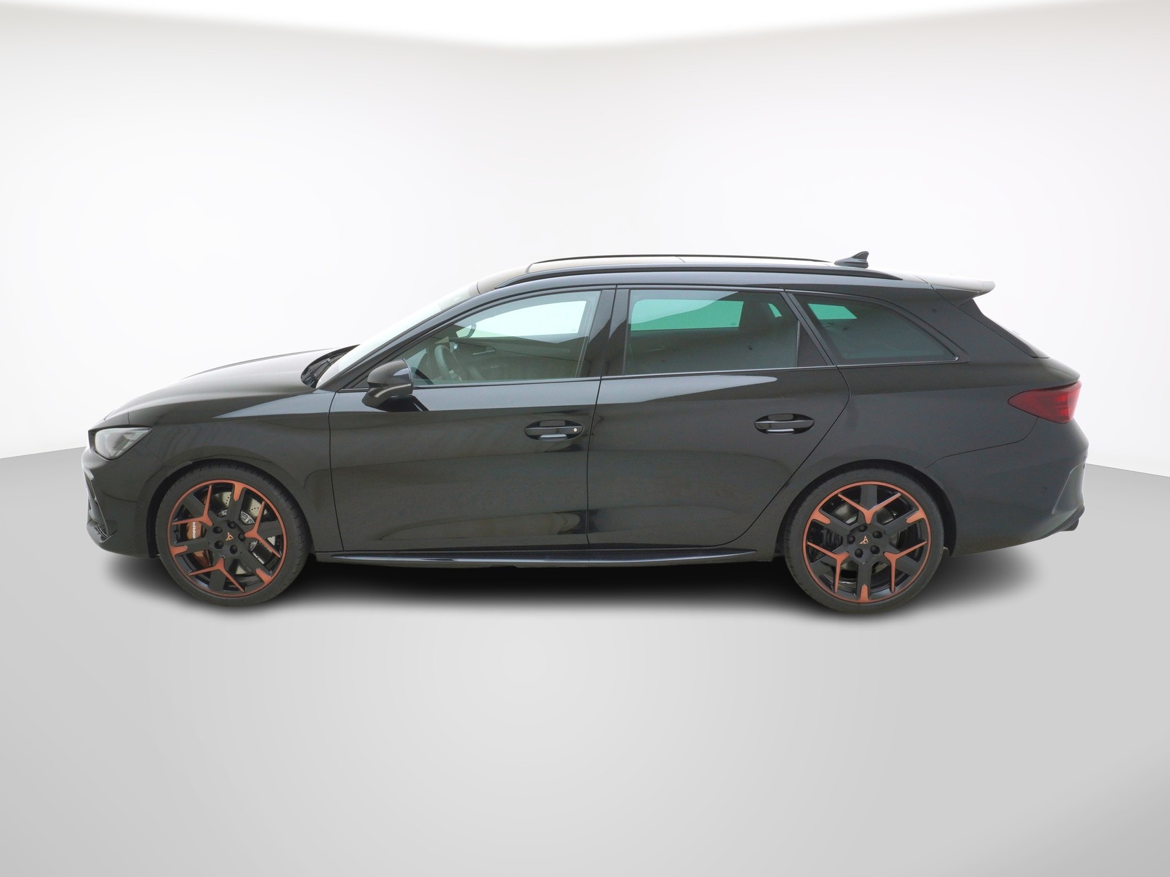 CUPRA Leon ST 2.0 TSI Extreme 4Drive DSG-image-1