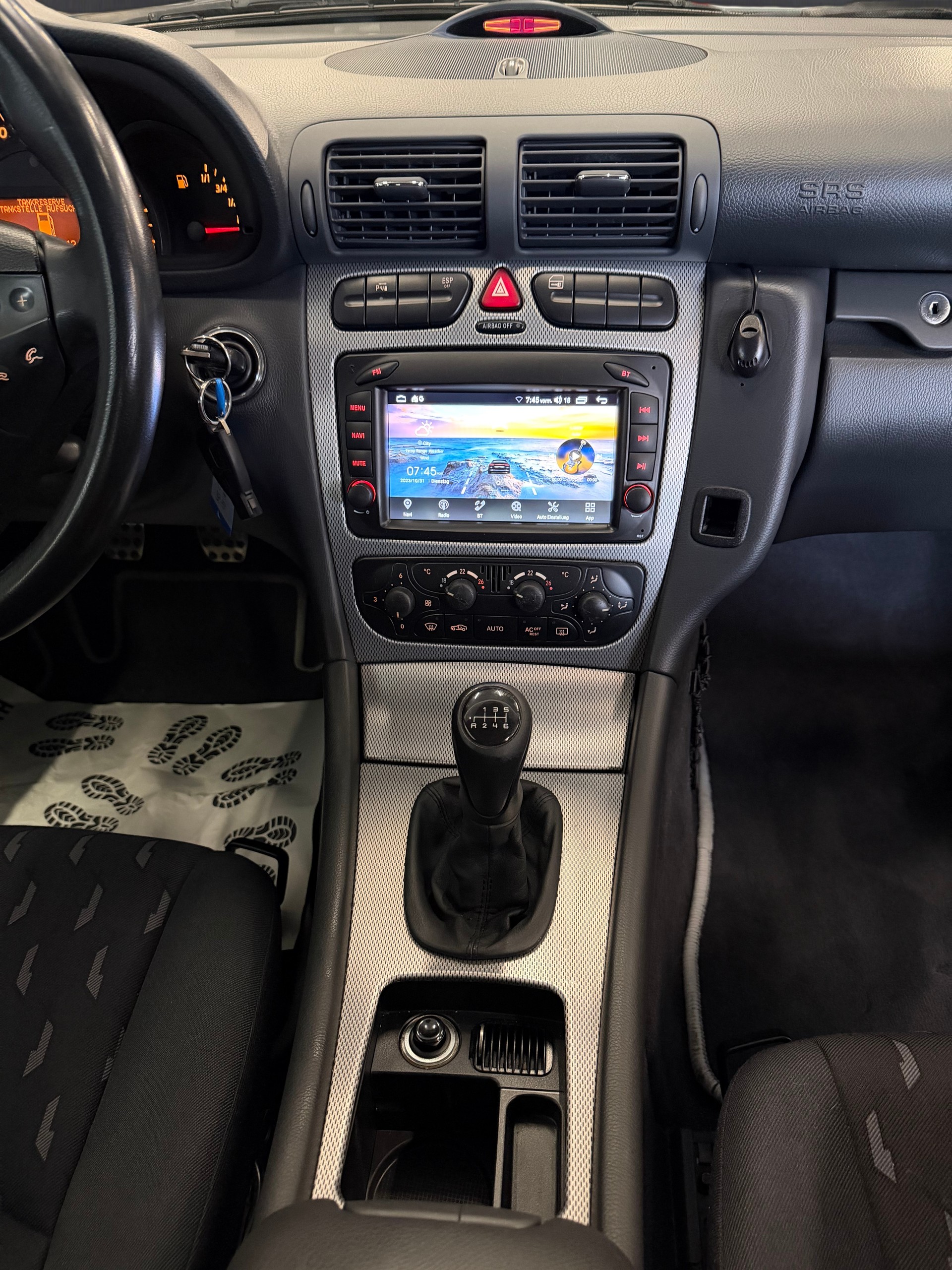 MERCEDES-BENZ C 200 Kompressor-image-14