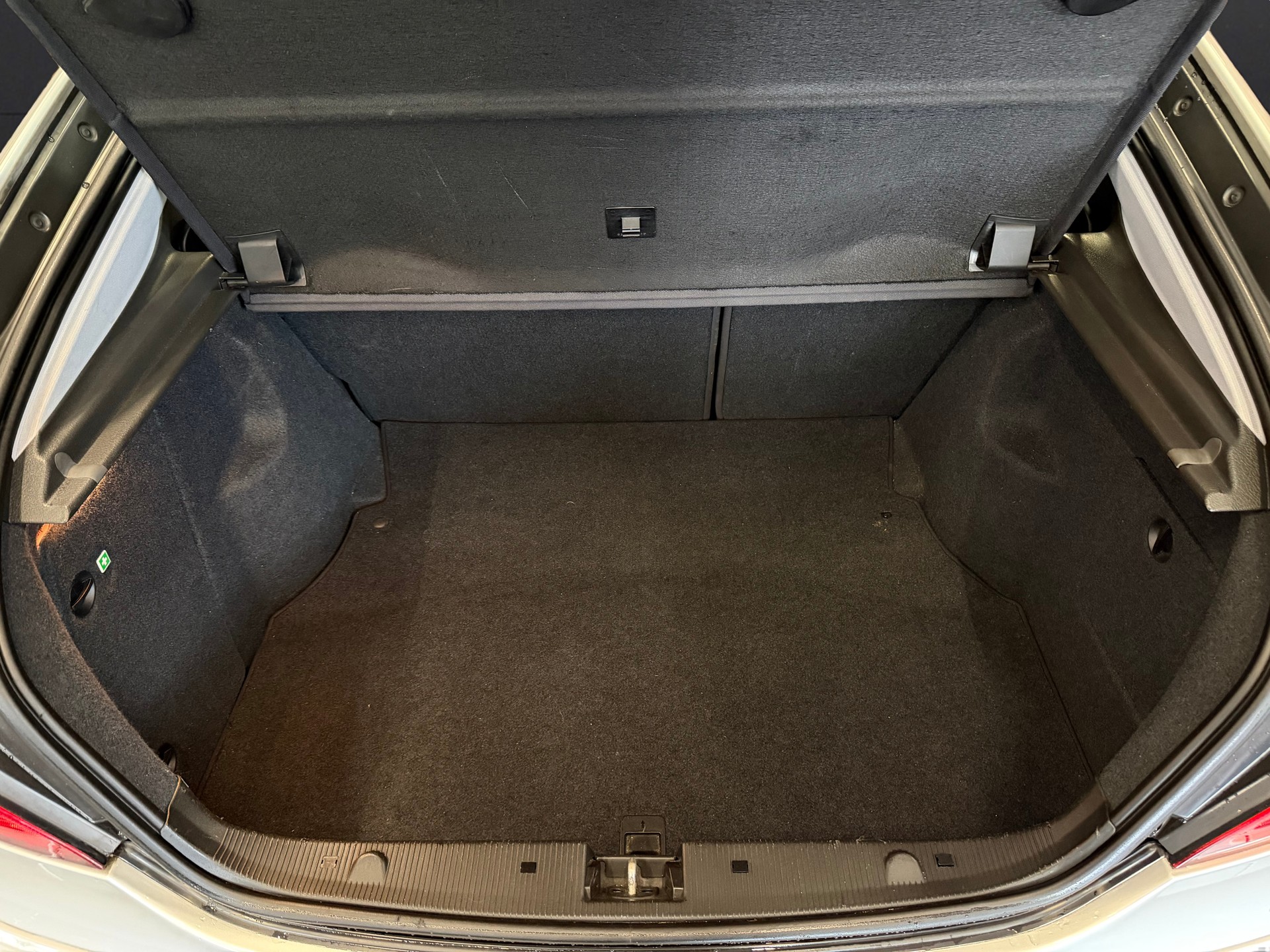 MERCEDES-BENZ C 200 Kompressor-image-15