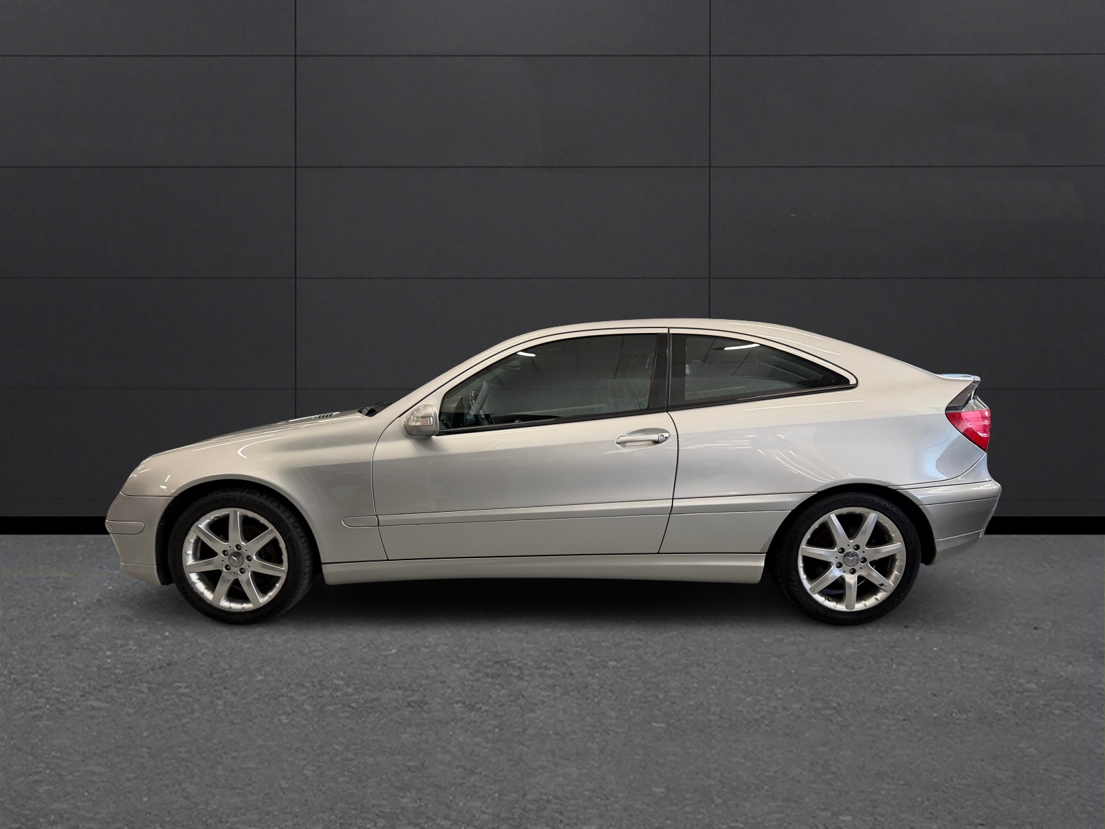 MERCEDES-BENZ C 200 Kompressor-image-1