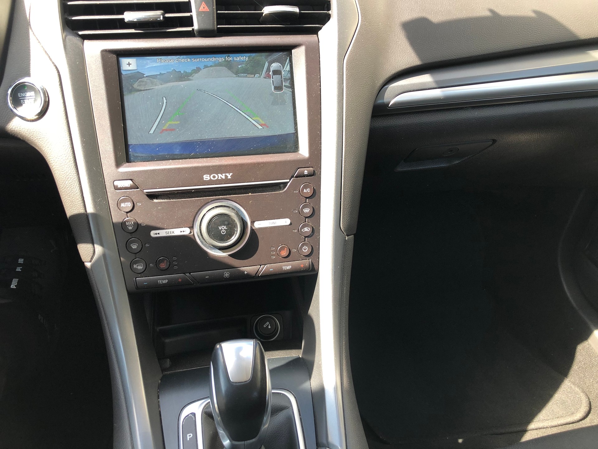 FORD Mondeo 2.0 TDCi Trend PowerShift-image-14