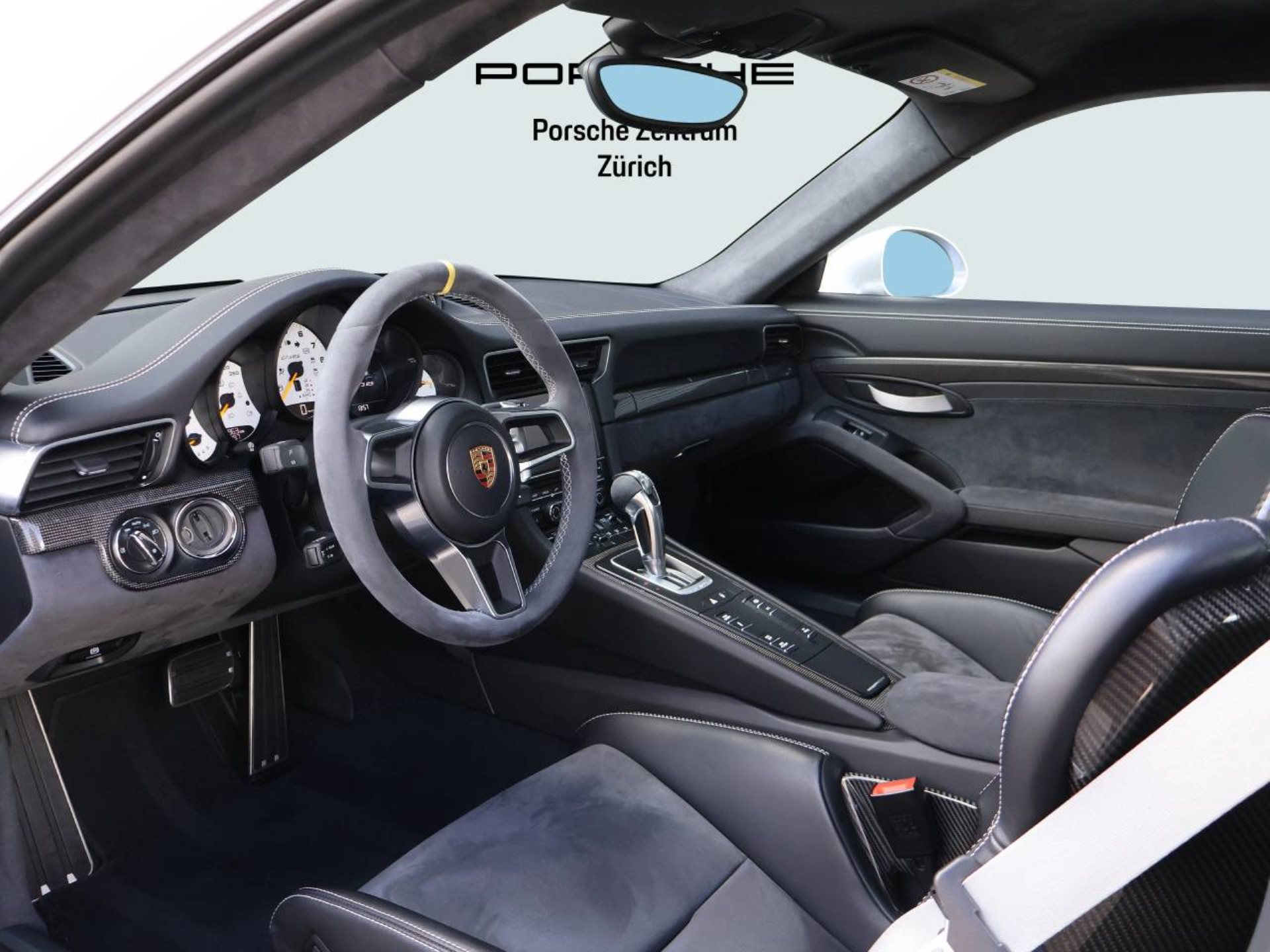PORSCHE 911 GT3 RS-image-3