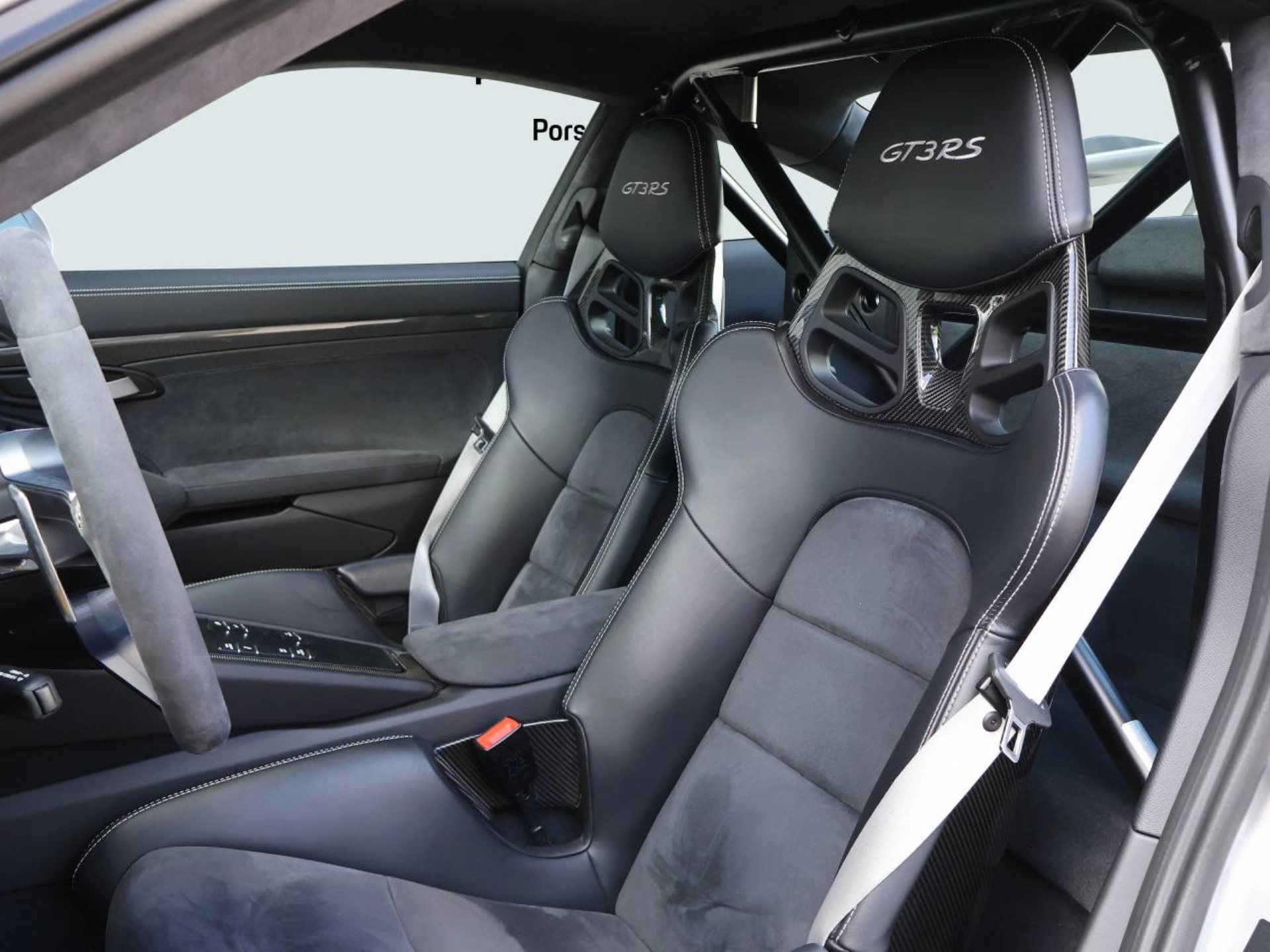 PORSCHE 911 GT3 RS-image-4