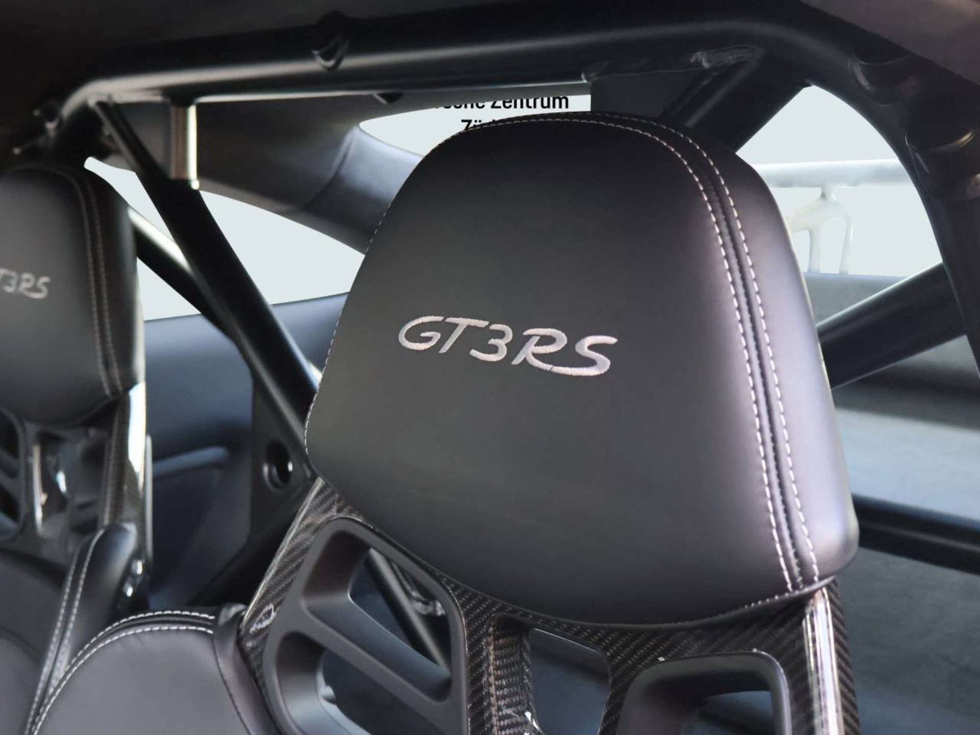 PORSCHE 911 GT3 RS-image-19