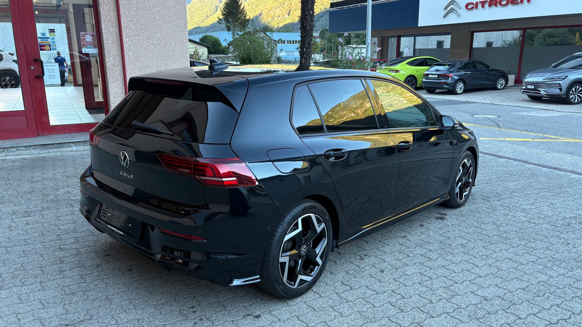 VW Golf 1.5 e TSI mHEV R-Line DSG-image-2