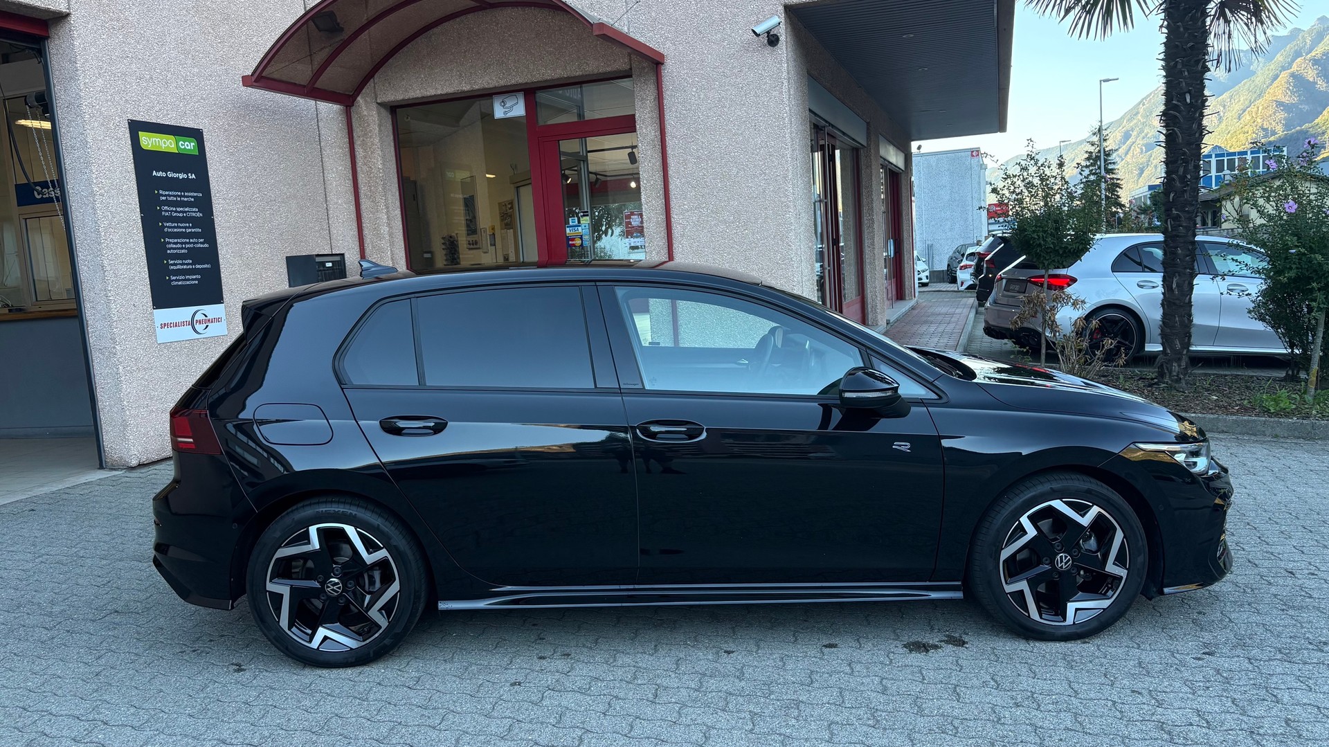 VW Golf 1.5 e TSI mHEV R-Line DSG-image-3