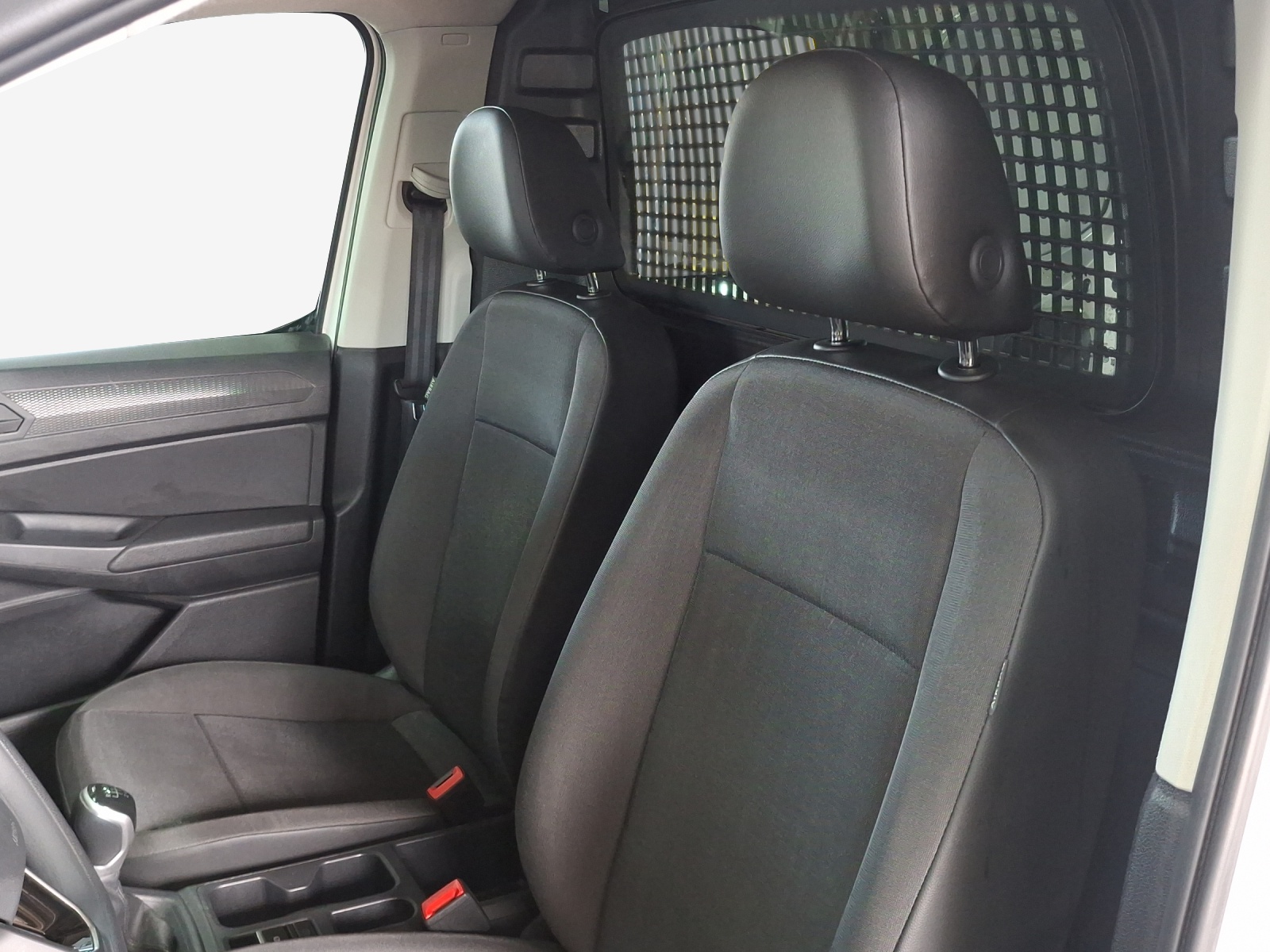 VW Caddy Cargo 2.0TDI-image-11
