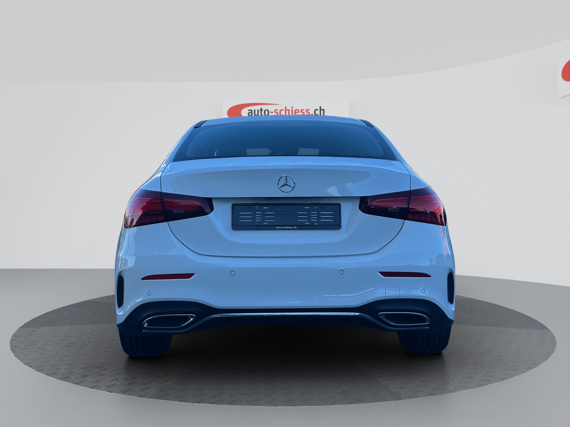 MERCEDES-BENZ A 180 AMG Line Limousine 7G-DCT-image-4