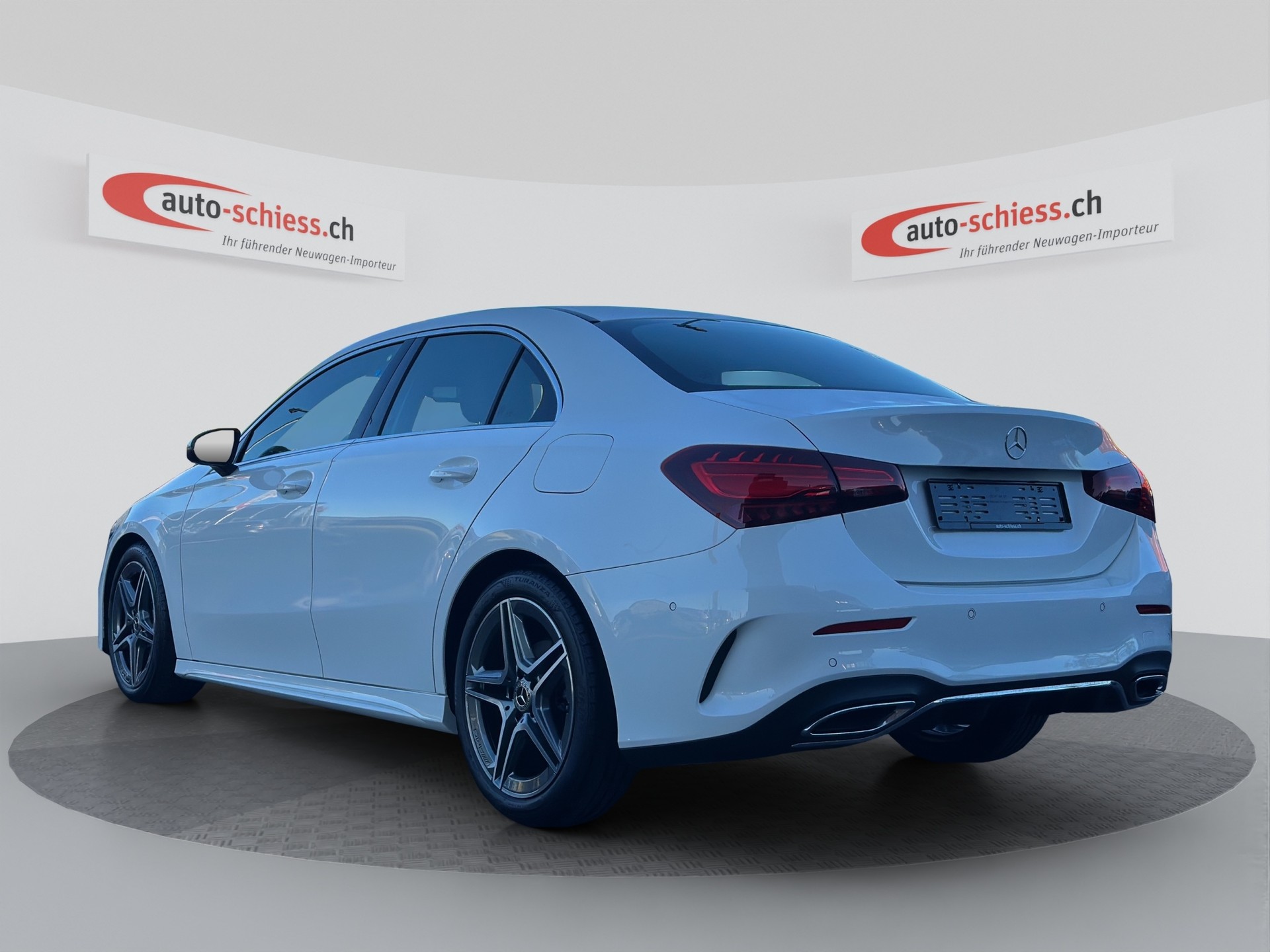 MERCEDES-BENZ A 180 7G-DCT AMG Line-image-1