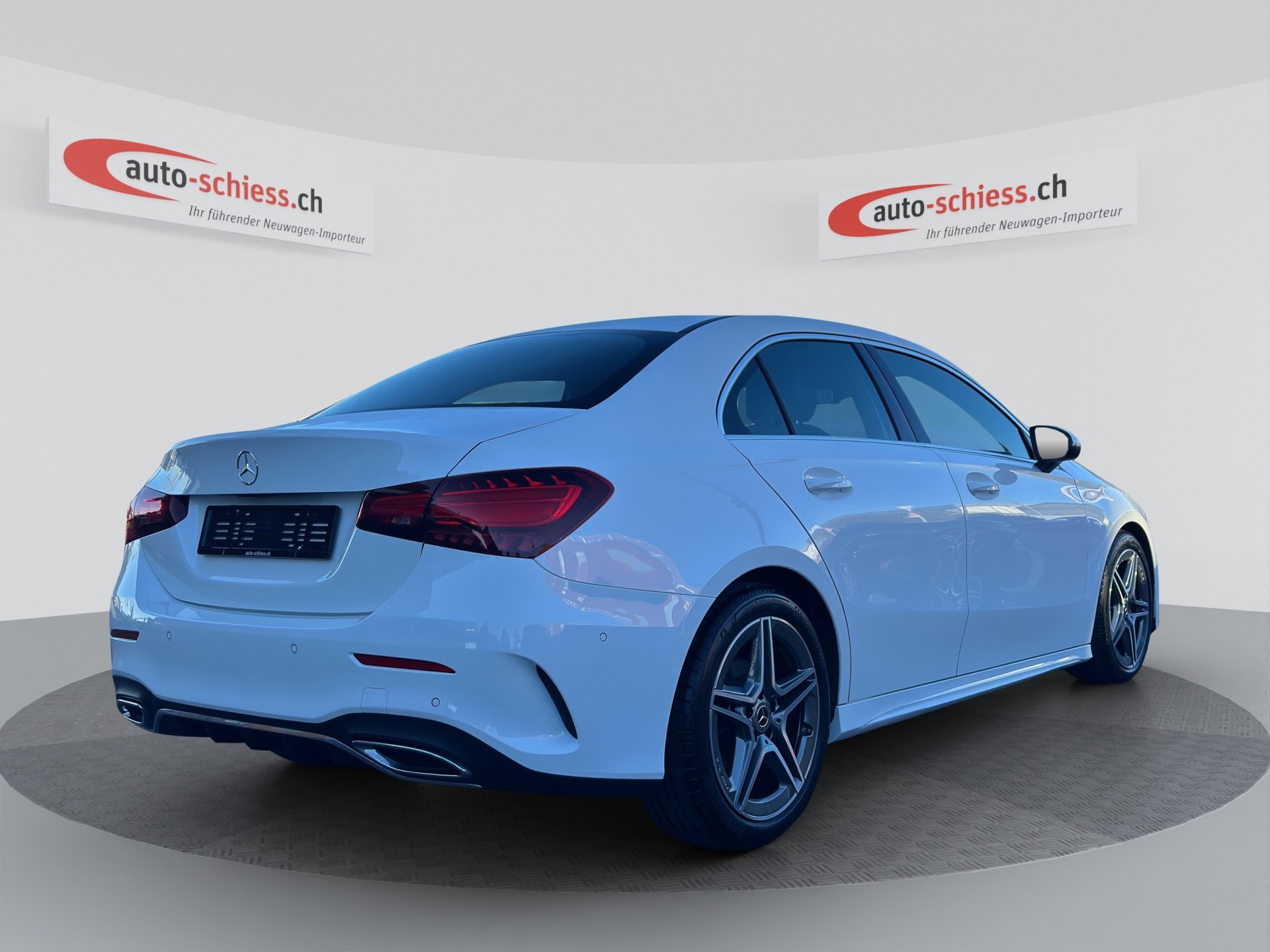 MERCEDES-BENZ A 180 7G-DCT AMG Line-image-3