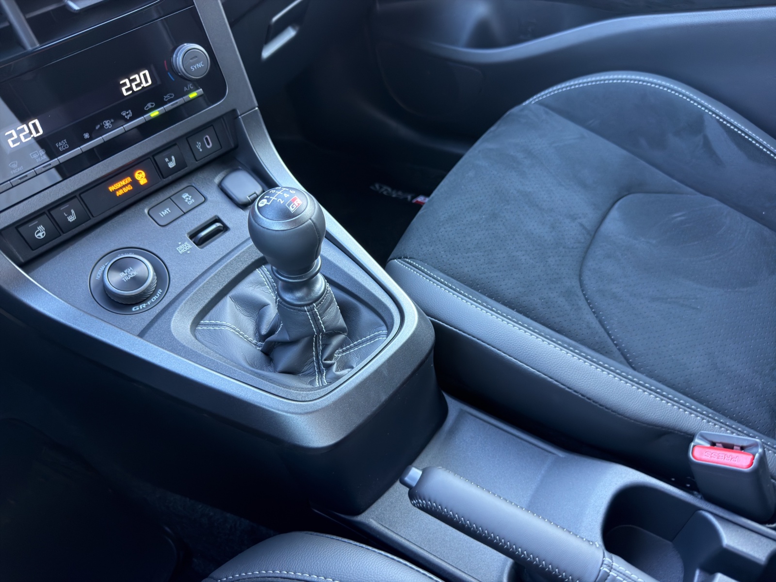 TOYOTA GR Yaris 1.6 Turbo Sport 4x4-image-17