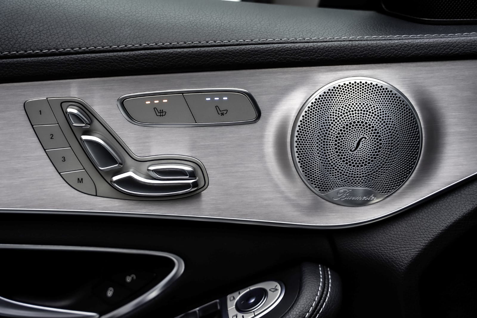 MERCEDES-BENZ C 43 AMG 4matic-image-4