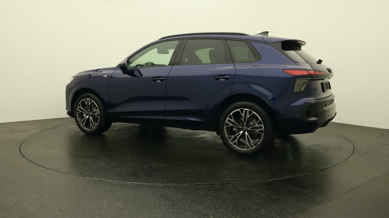 AUDI Q3 SUV TFSI quattro 195 kW S tronic-image-2