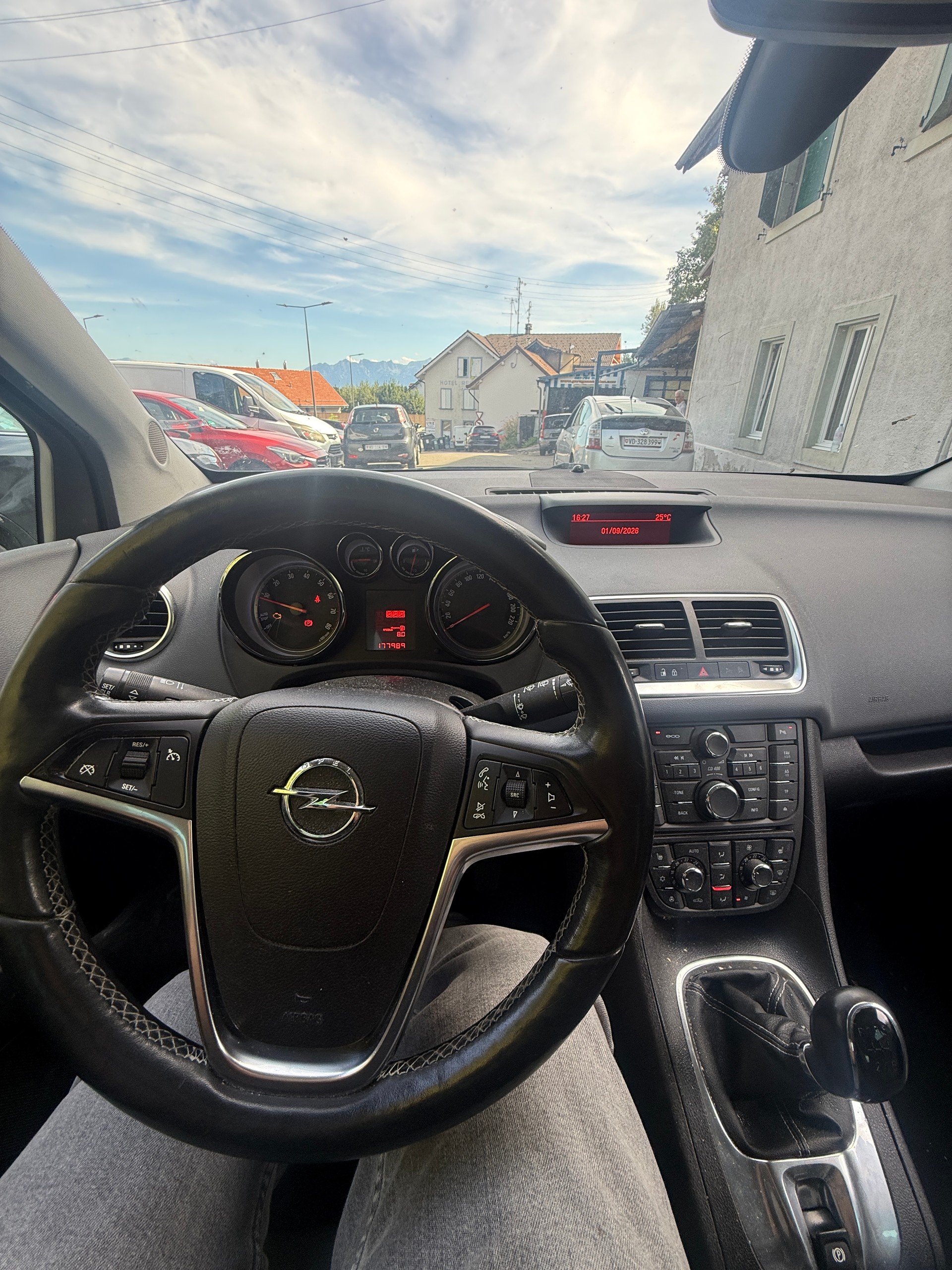 OPEL Meriva 1.4 Turbo Anniversary Edition-image-8