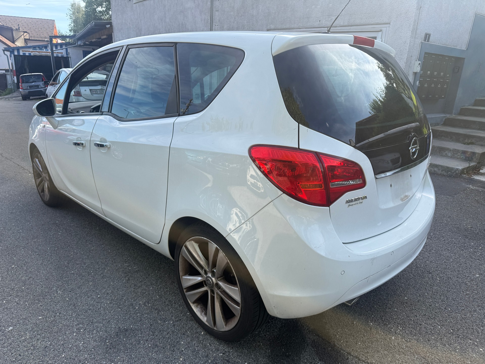 OPEL Meriva 1.4 Turbo Anniversary Edition-image-3