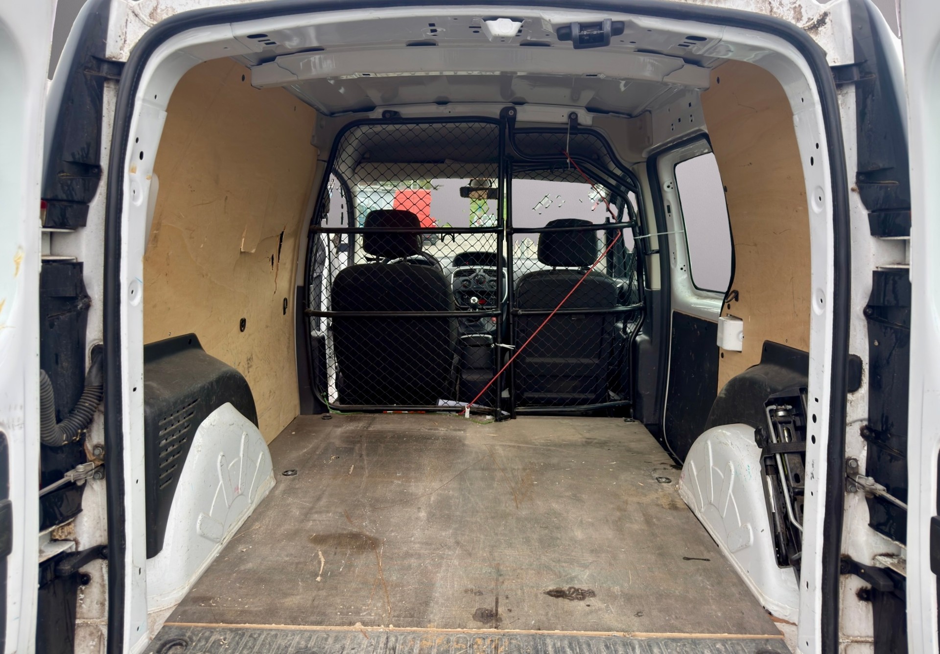 RENAULT Kangoo Medium TCe 115 ENERGY Mit Klimaanlage-image-8