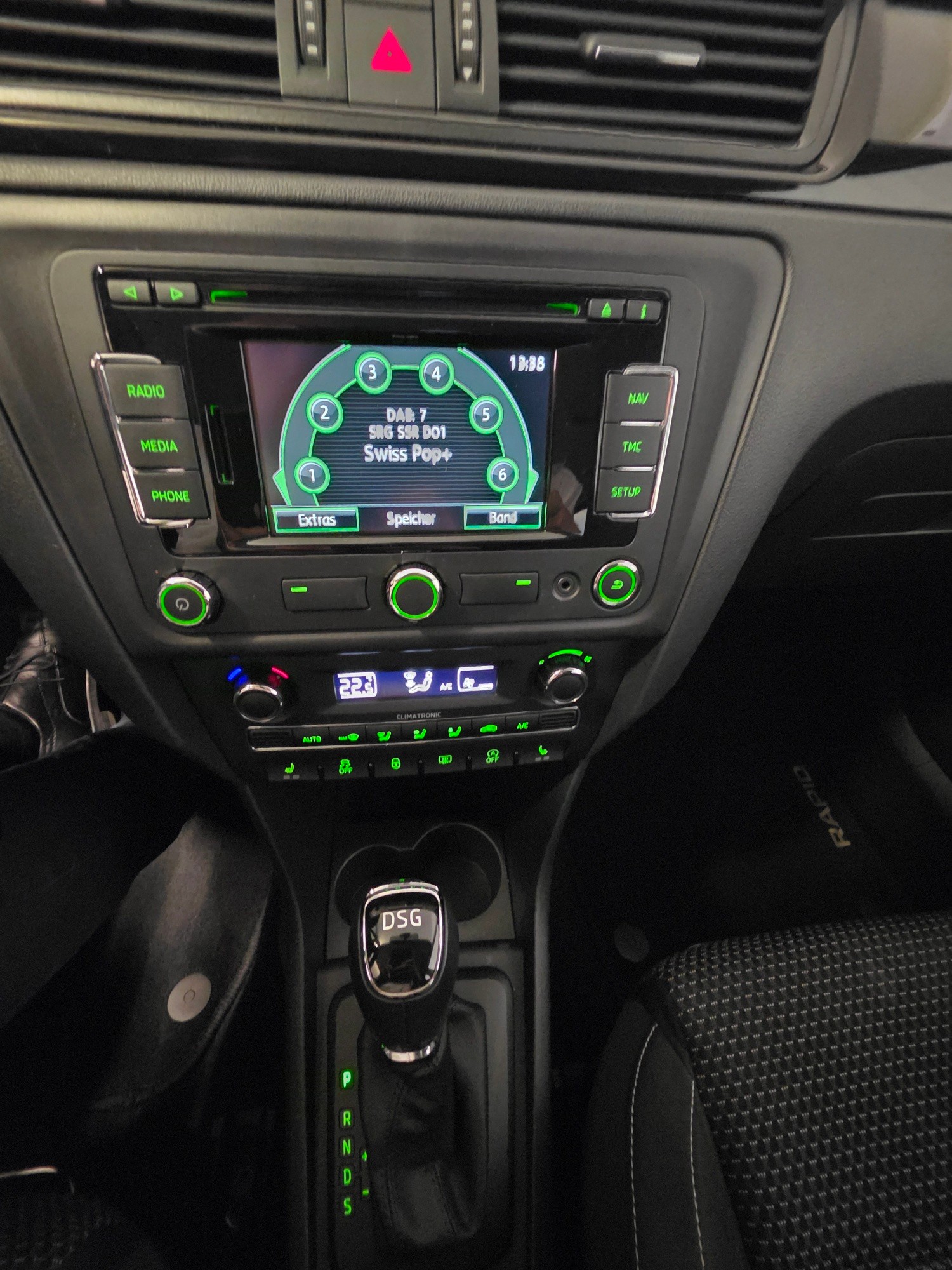 SKODA Rapid Spaceback 1.4 TSI Ambition DSG-image-14