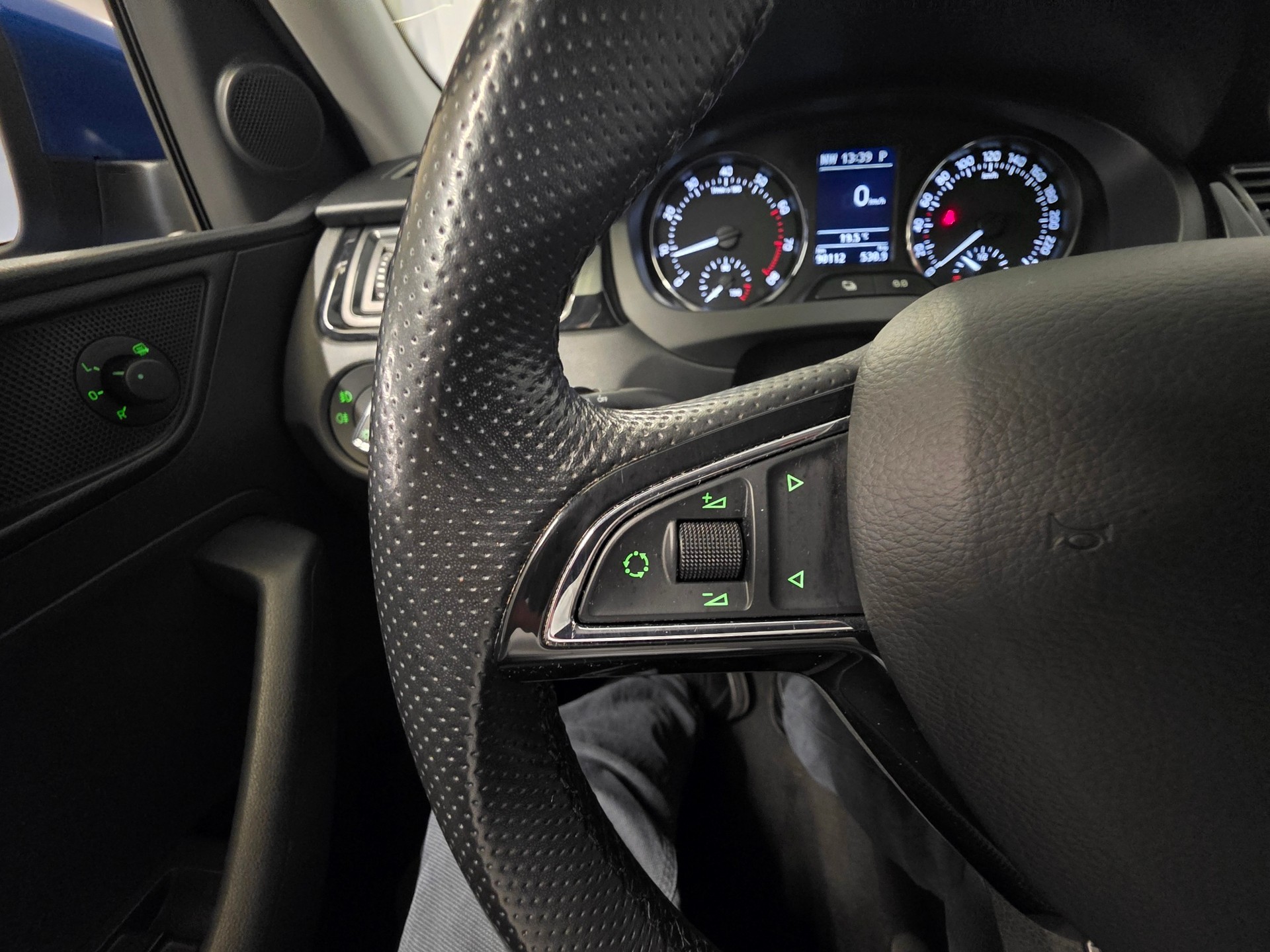 SKODA Rapid Spaceback 1.4 TSI Ambition DSG-image-18