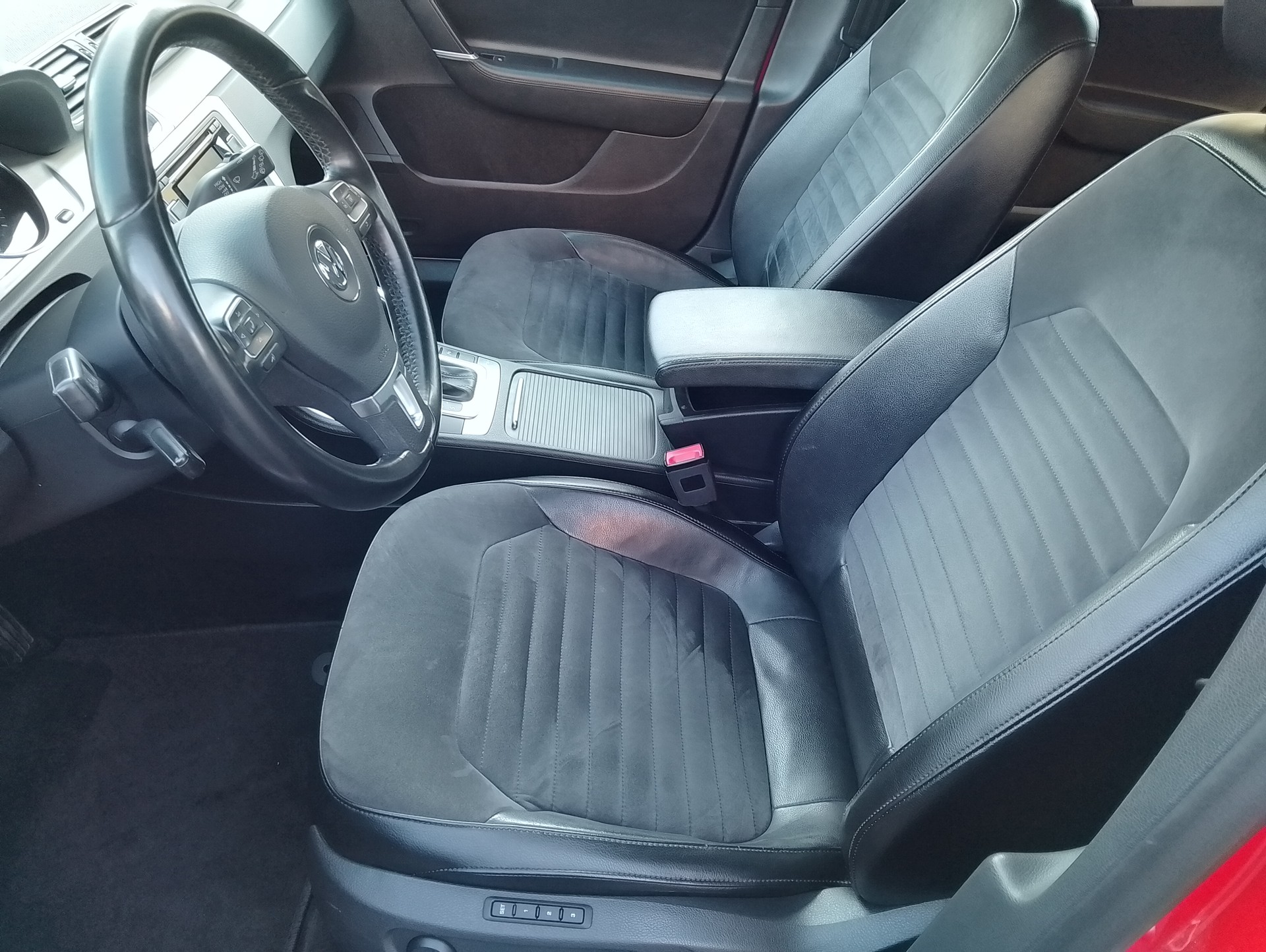 VW Passat Variant 3.6 FSI Highline 4Motion DSG-image-12