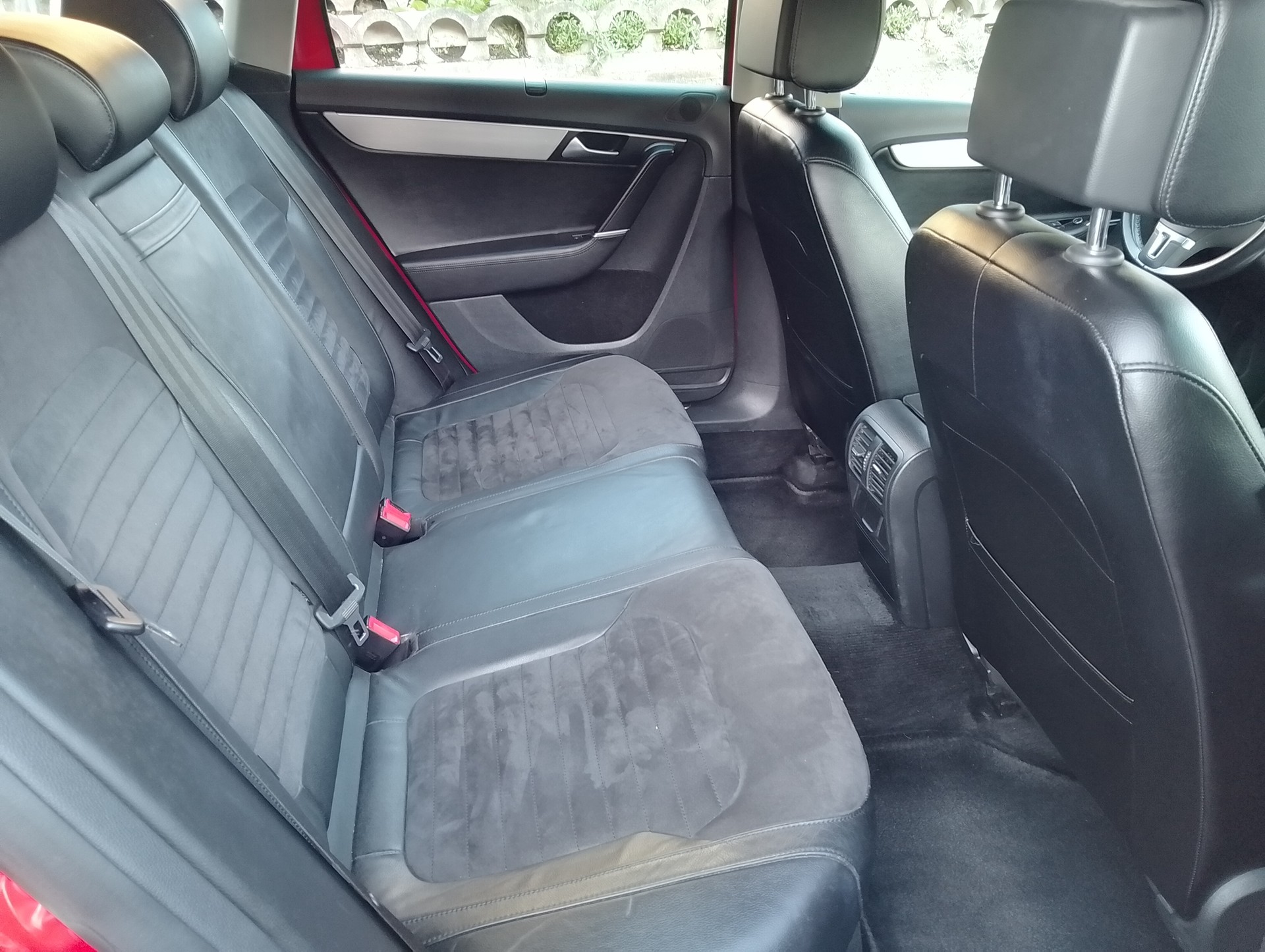 VW Passat Variant 3.6 FSI Highline 4Motion DSG-image-15