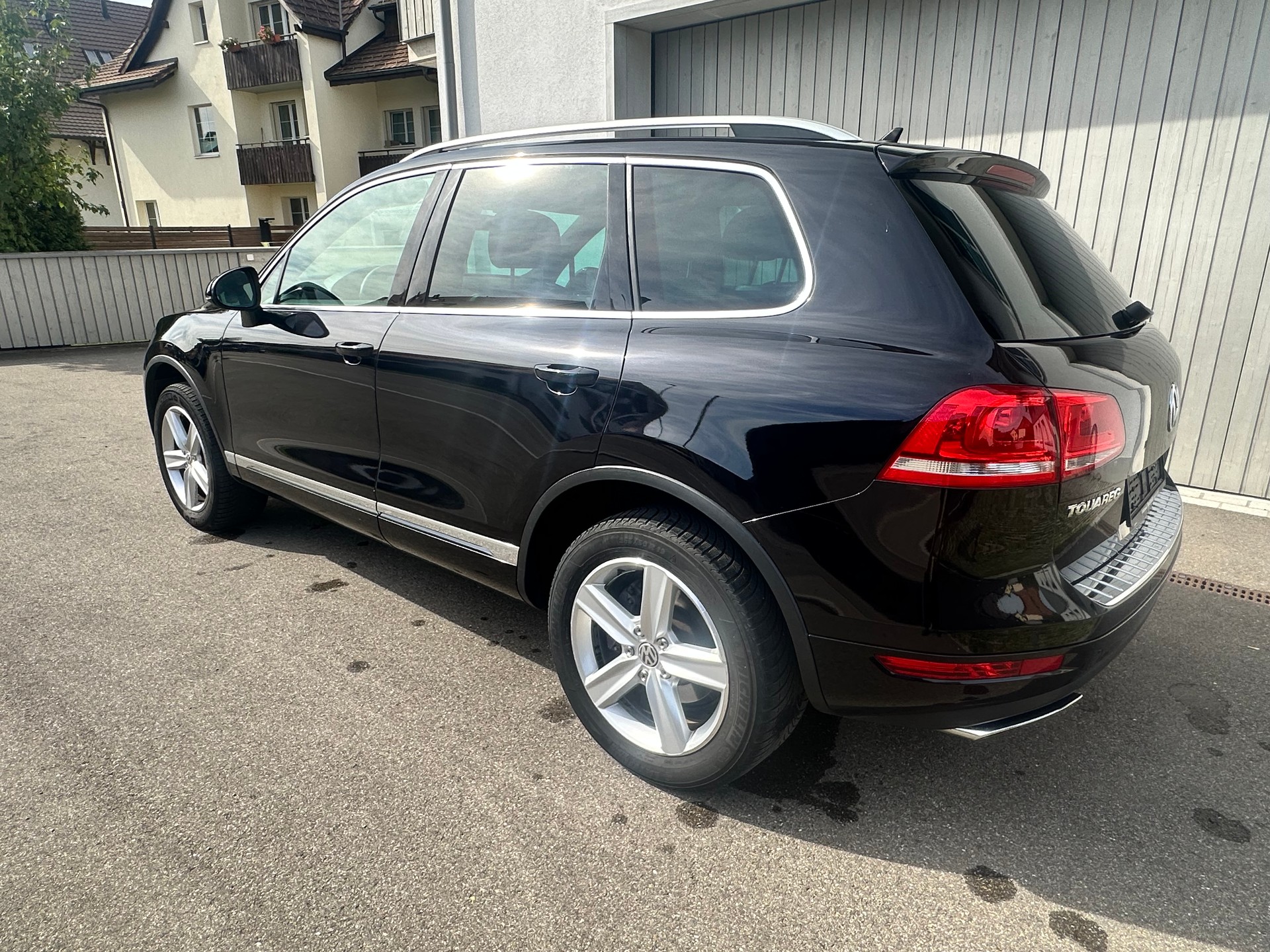 VW Touareg 3.0 TDI-image-3