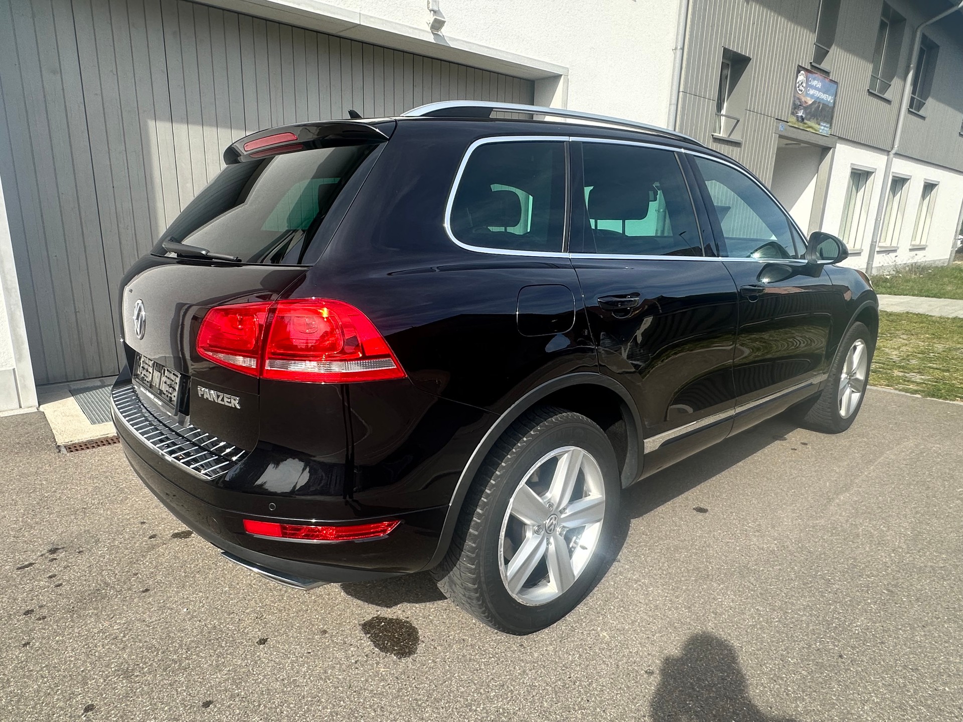 VW Touareg 3.0 TDI-image-1
