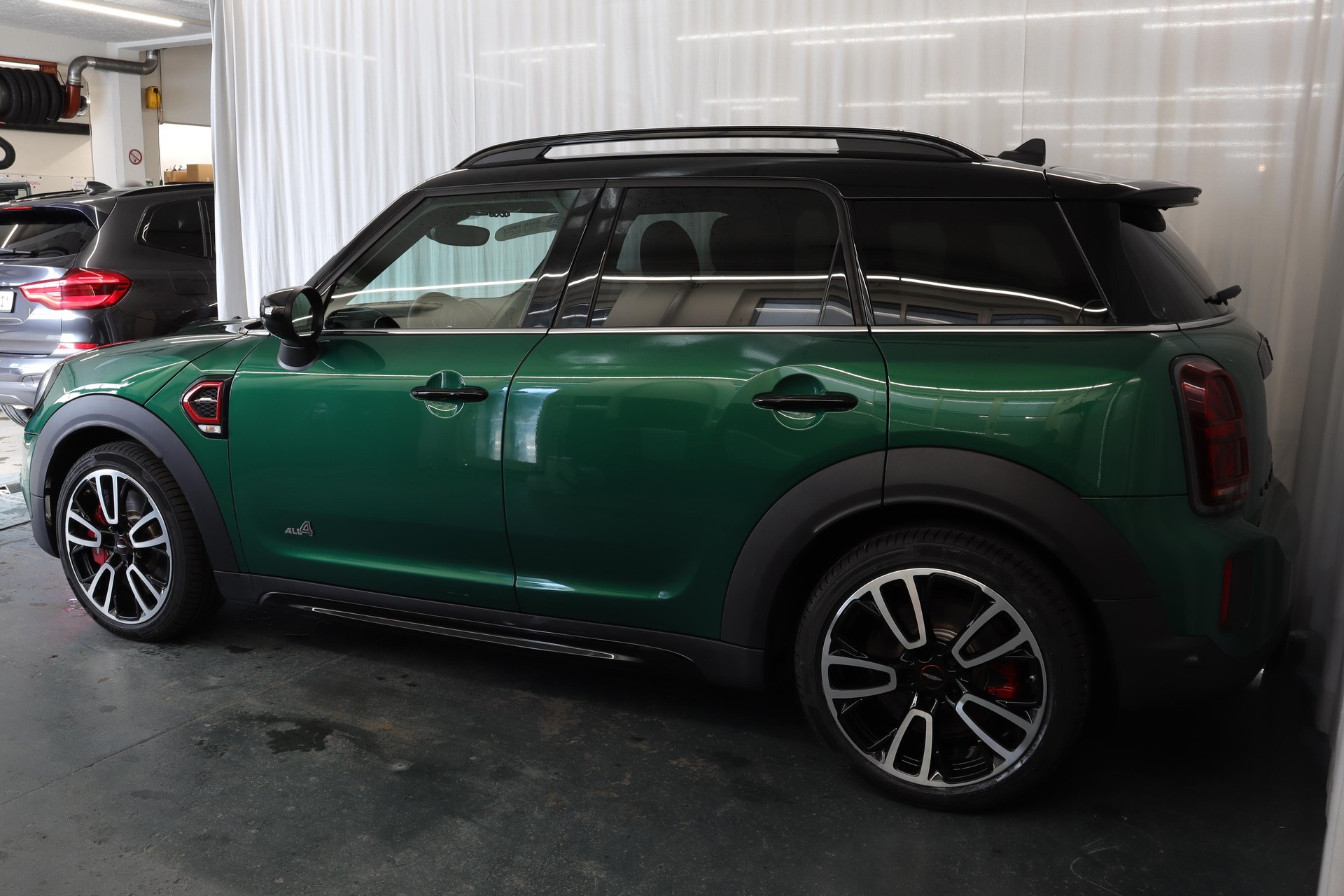 MINI Countryman F60 2.0i John Cooper Works ALL4-image-1