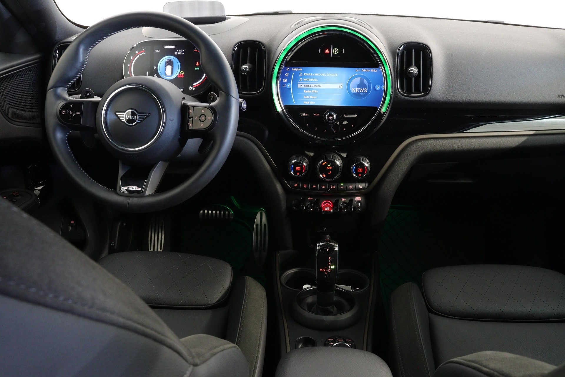 MINI Countryman F60 2.0i John Cooper Works ALL4-image-2