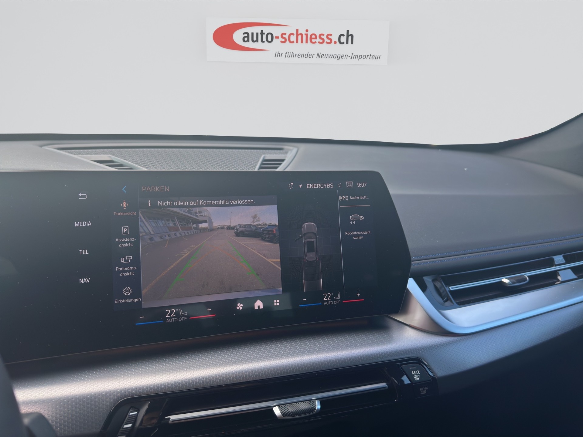 BMW X1 sDrive 18i M Sport Pro Shadow Line-image-12