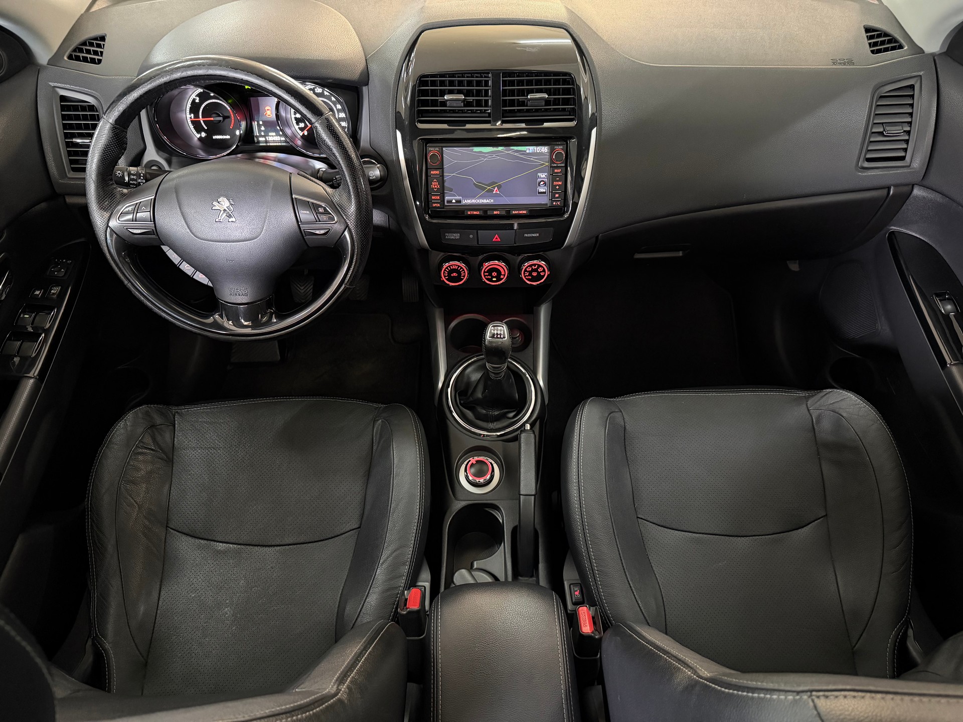 PEUGEOT 4008 1.8 HDi Allure 4WD-image-7