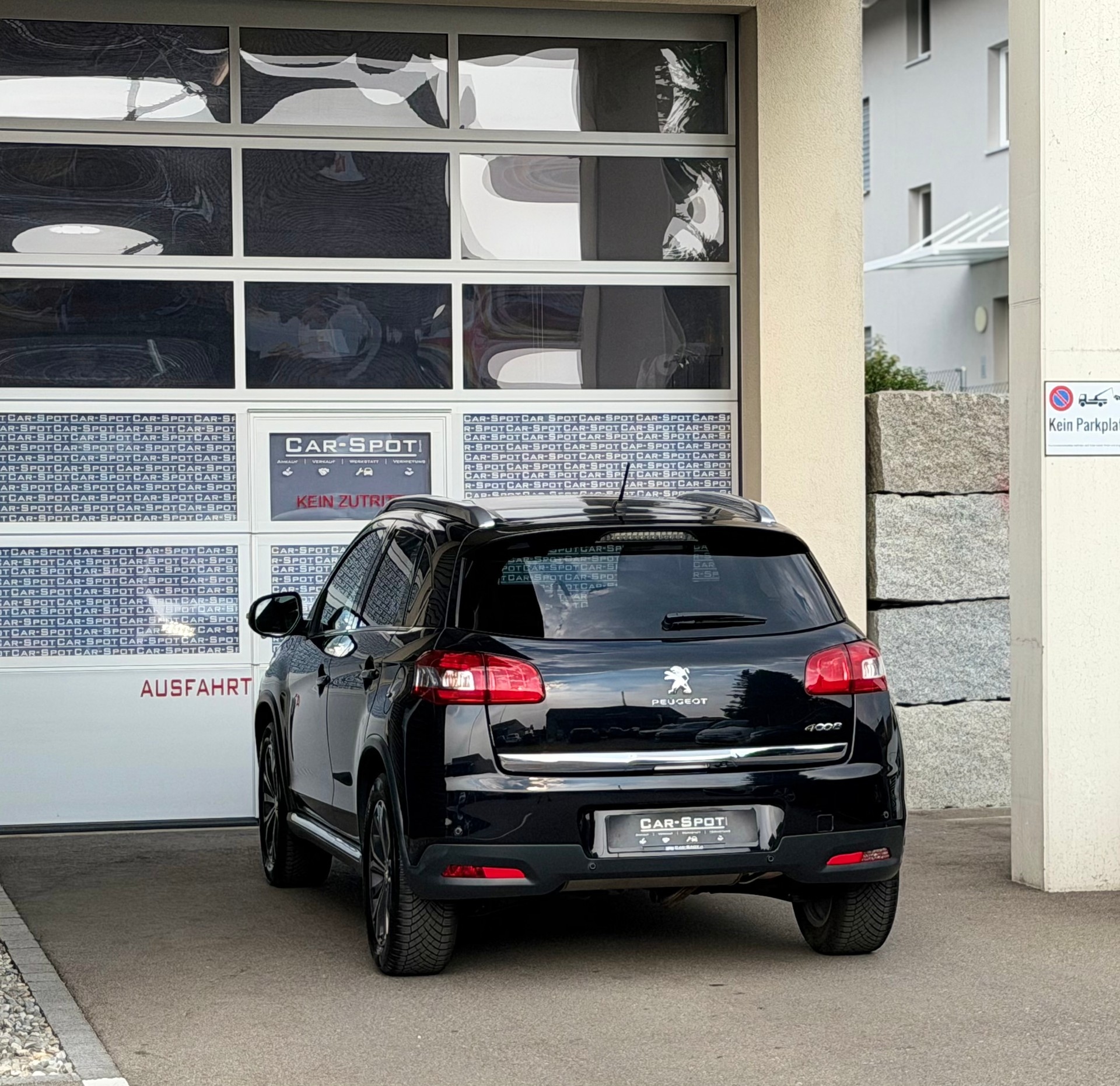 PEUGEOT 4008 1.8 HDi Allure 4WD-image-5