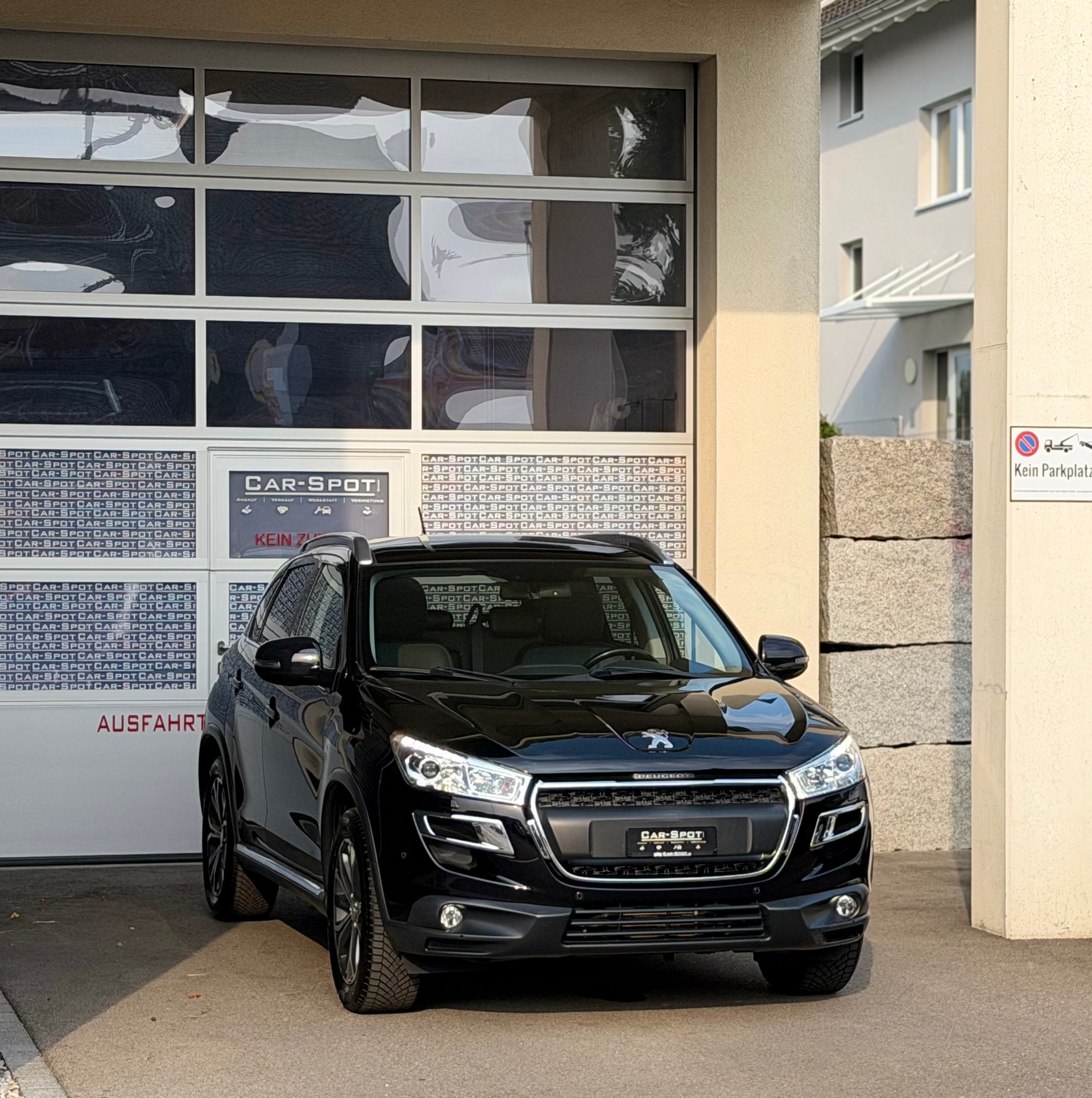 PEUGEOT 4008 1.8 HDi Allure 4WD-image-2