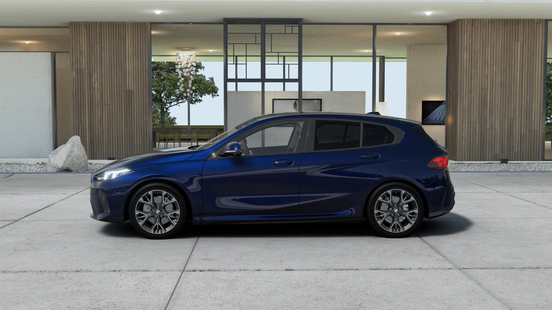 BMW 1er Reihe F70 120i-image-1