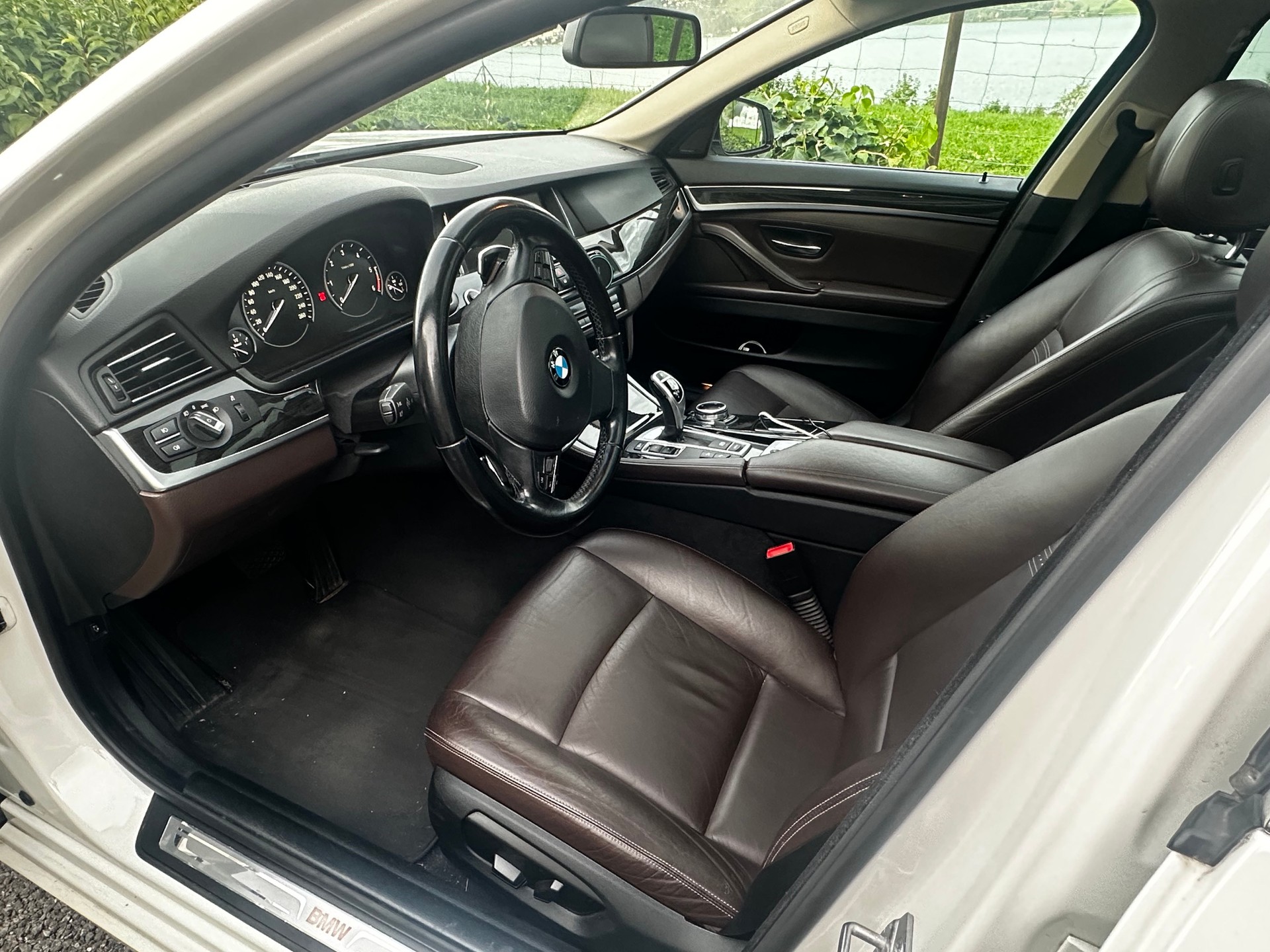 BMW 530d xDrive-image-2