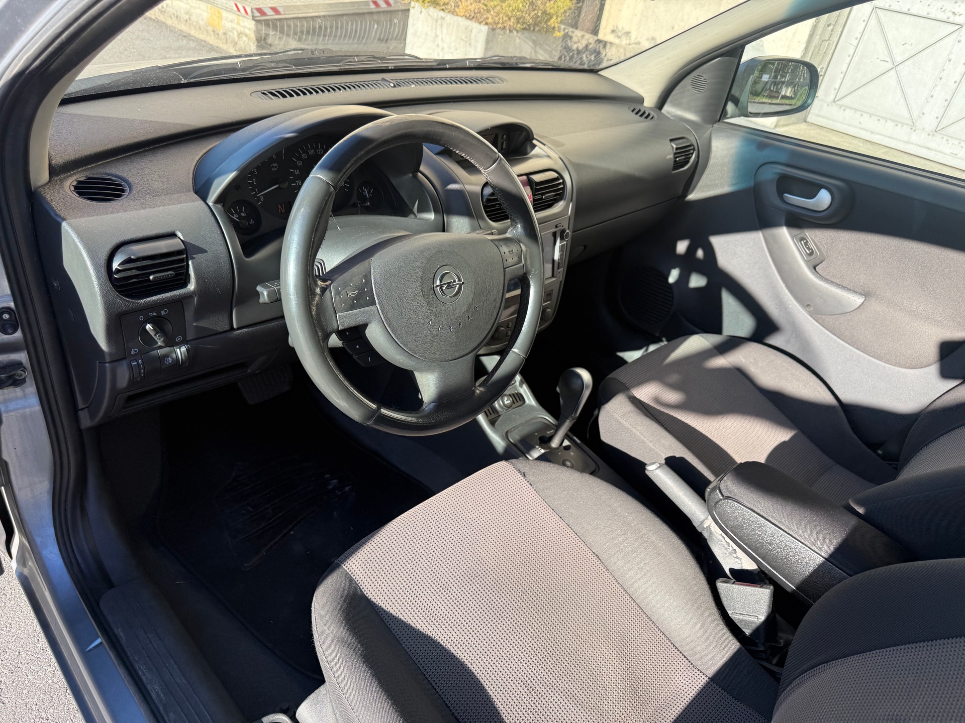 OPEL Corsa 1.4 TP Enjoy-image-4