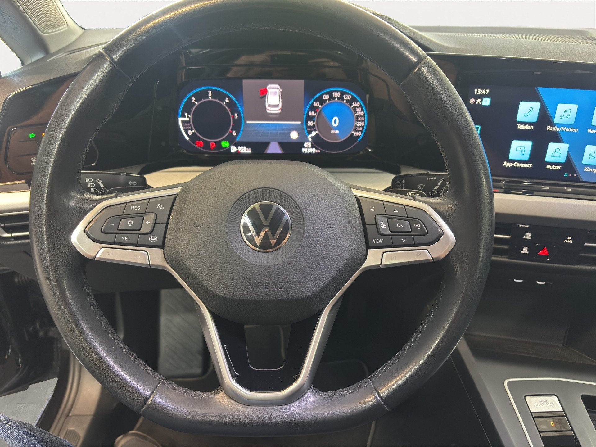 VW Golf Variant 2.0 TDI Life DSG-image-9