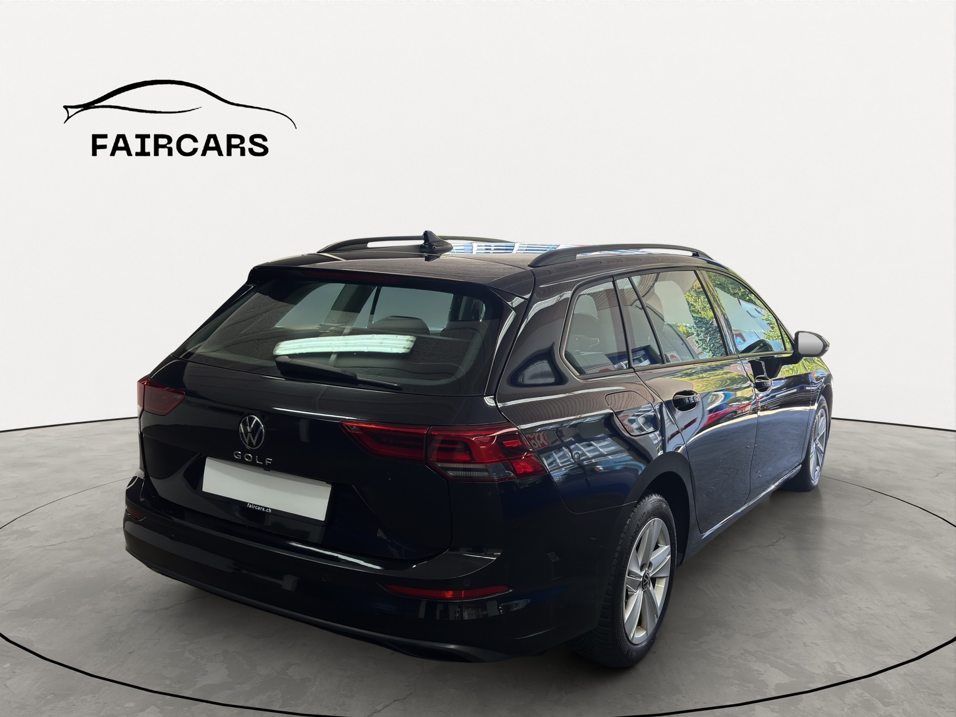 VW Golf Variant 2.0 TDI Life DSG-image-5