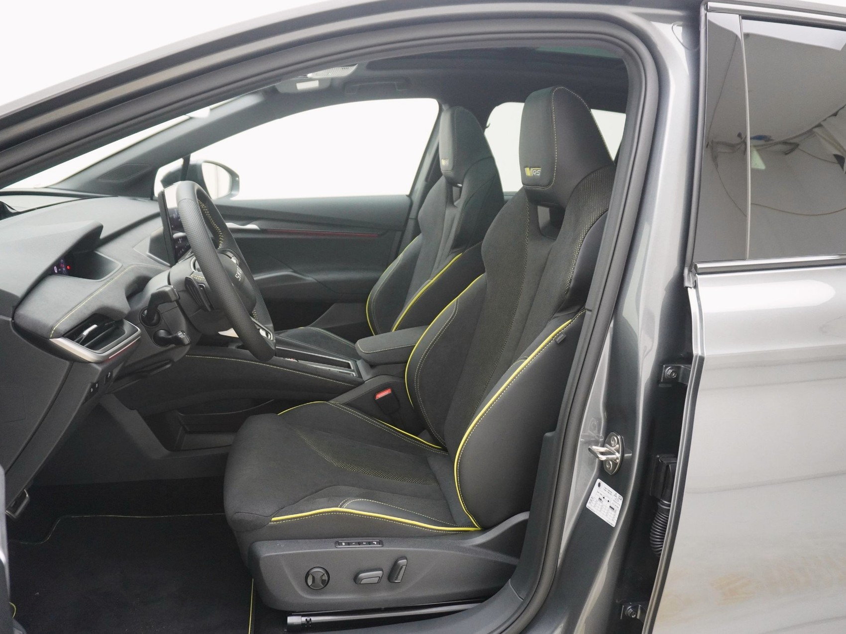 SKODA Enyaq iV RS-Lounge MAXX-image-12