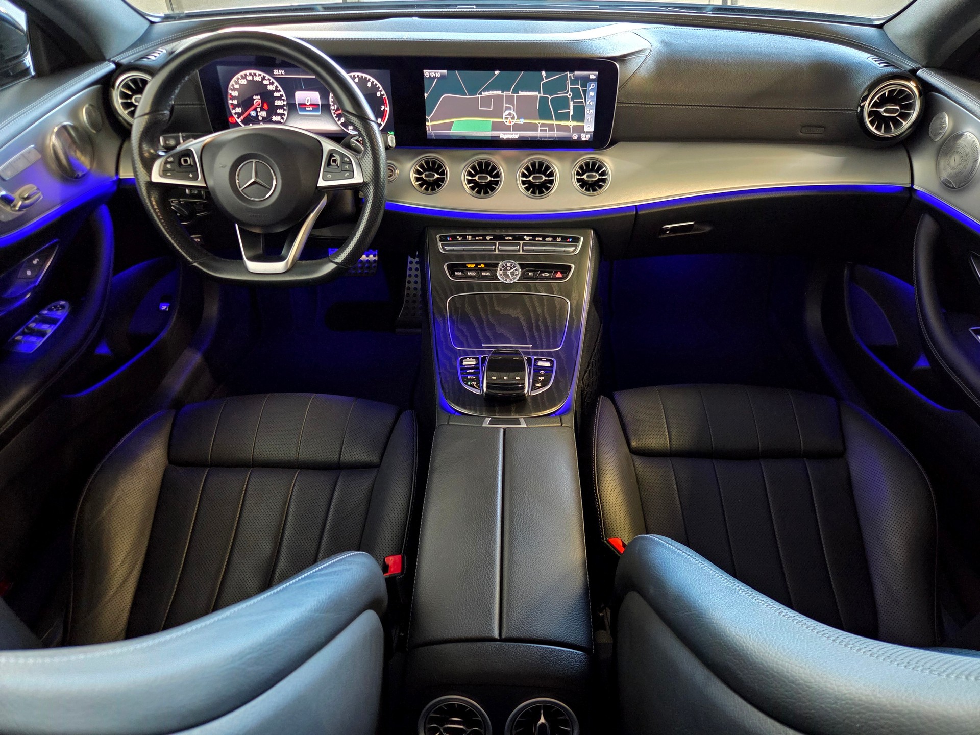 MERCEDES-BENZ E 400 AMG Line 4matic Coupé-image-22