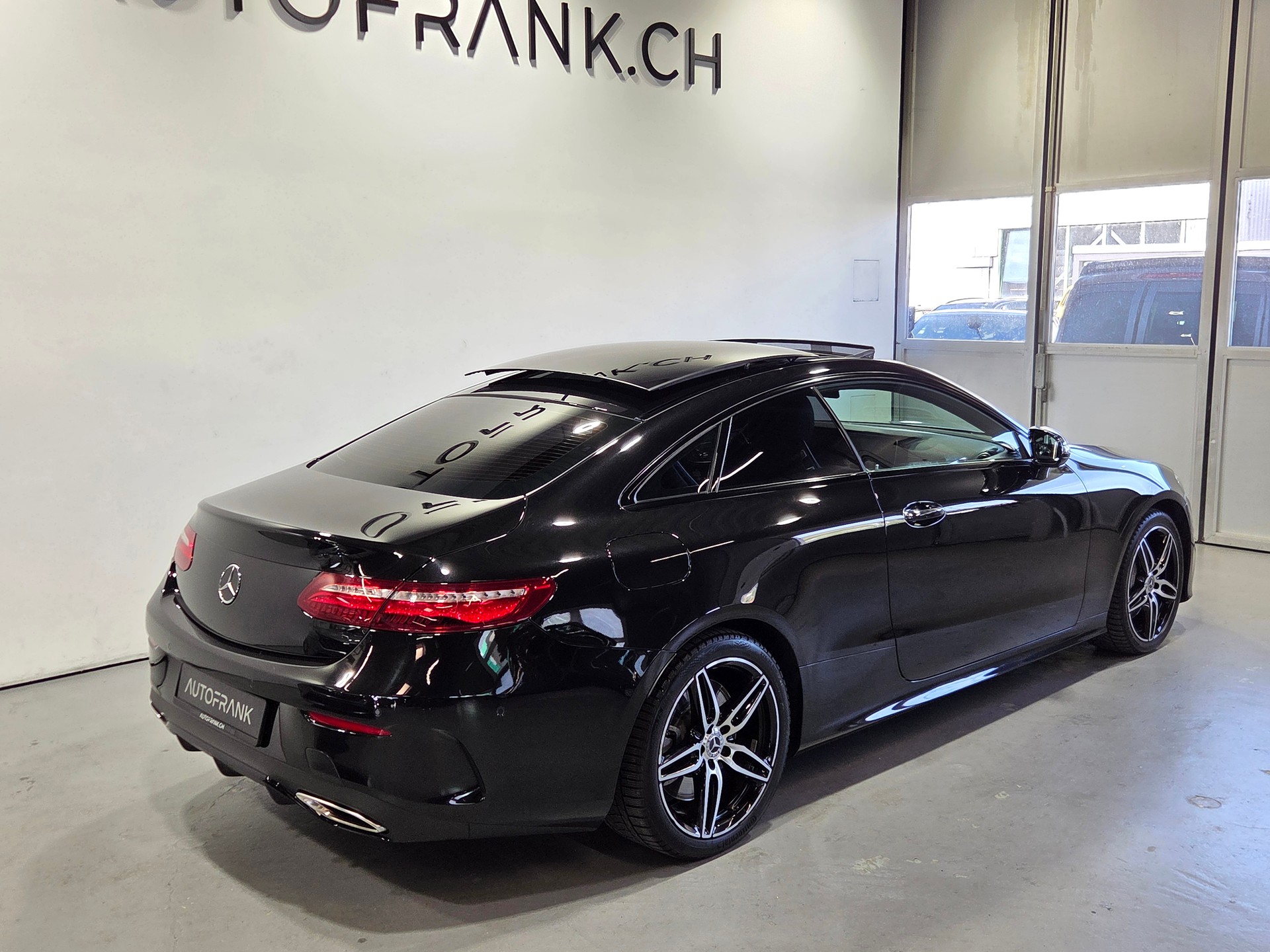 MERCEDES-BENZ E 400 AMG Line 4matic Coupé-image-6