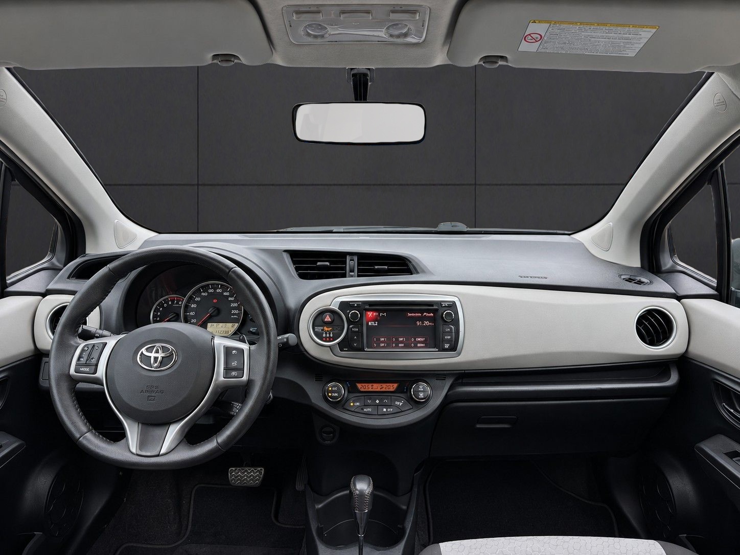 TOYOTA Yaris 1.33 Sol Premium Multidrive-image-9