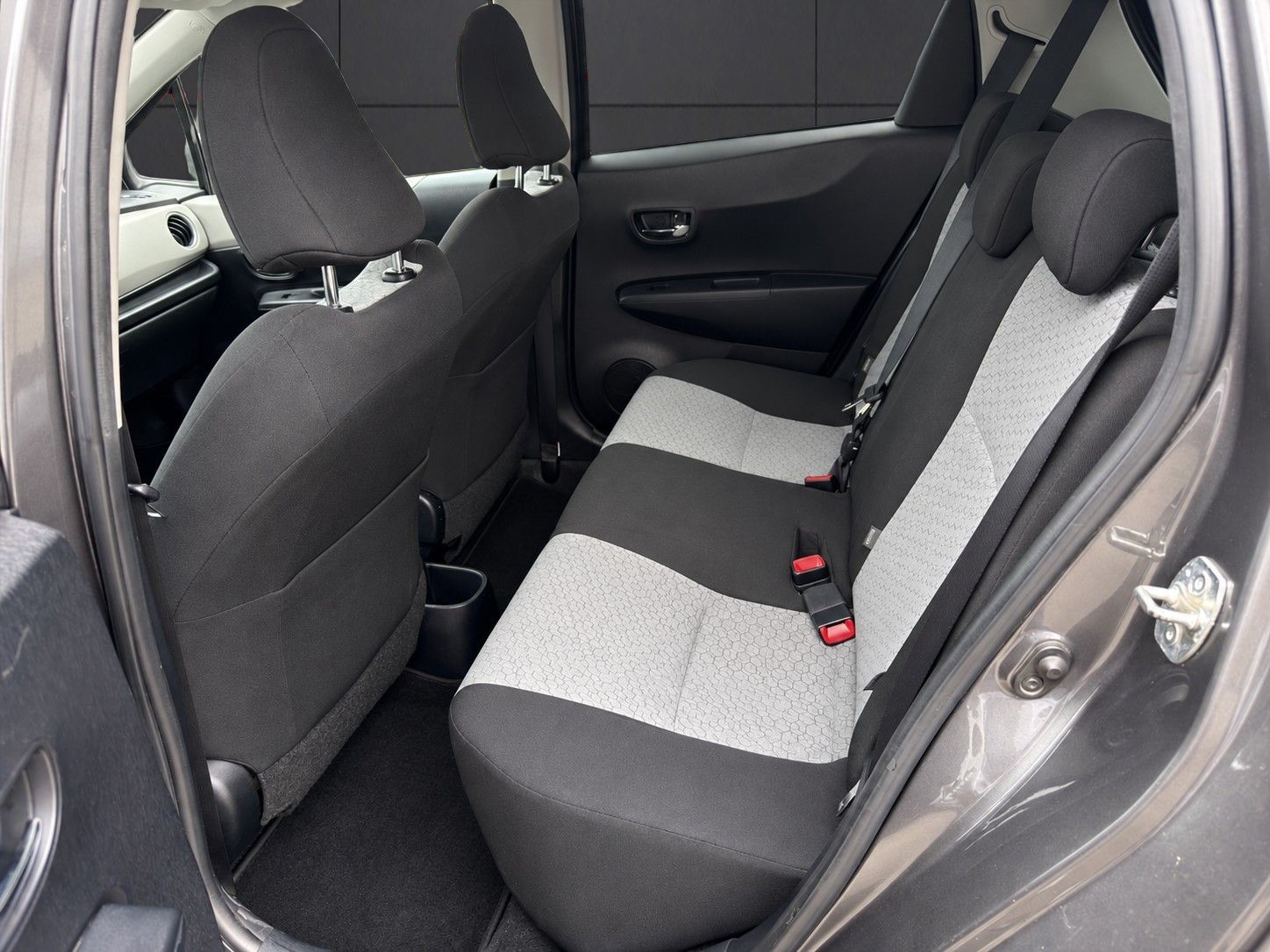 TOYOTA Yaris 1.33 Sol Premium Multidrive-image-14