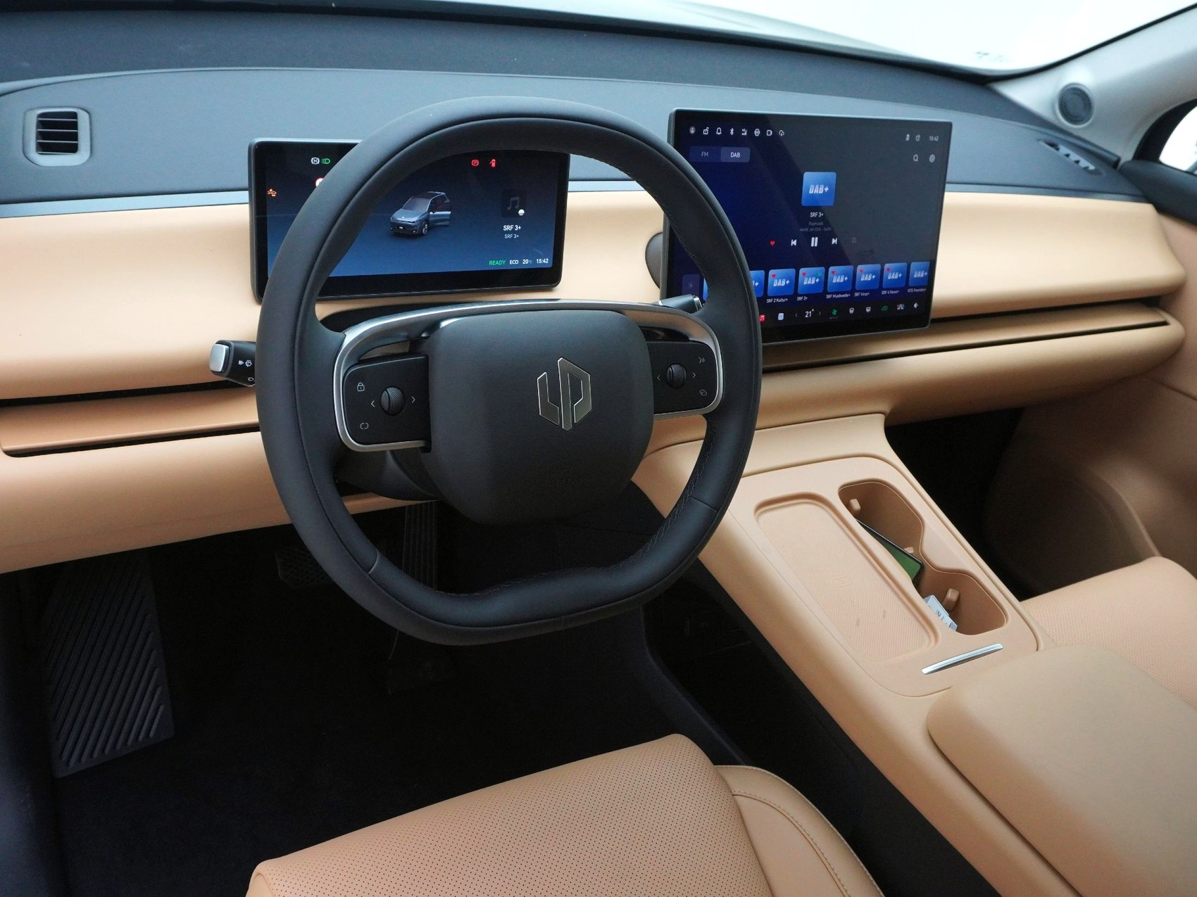 LEAPMOTOR C10 Design Pro MAX AWD-image-9