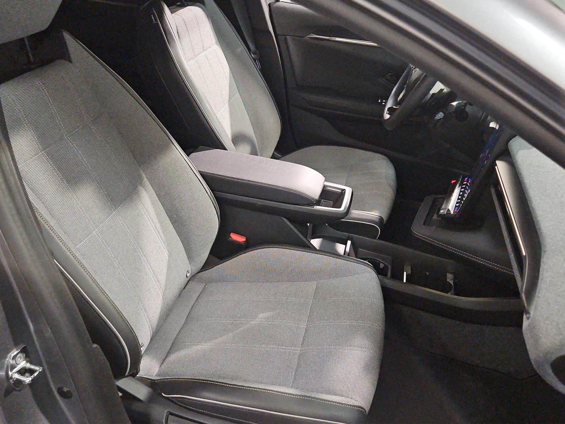RENAULT Mégane E-TECH EV60 Techno-image-16