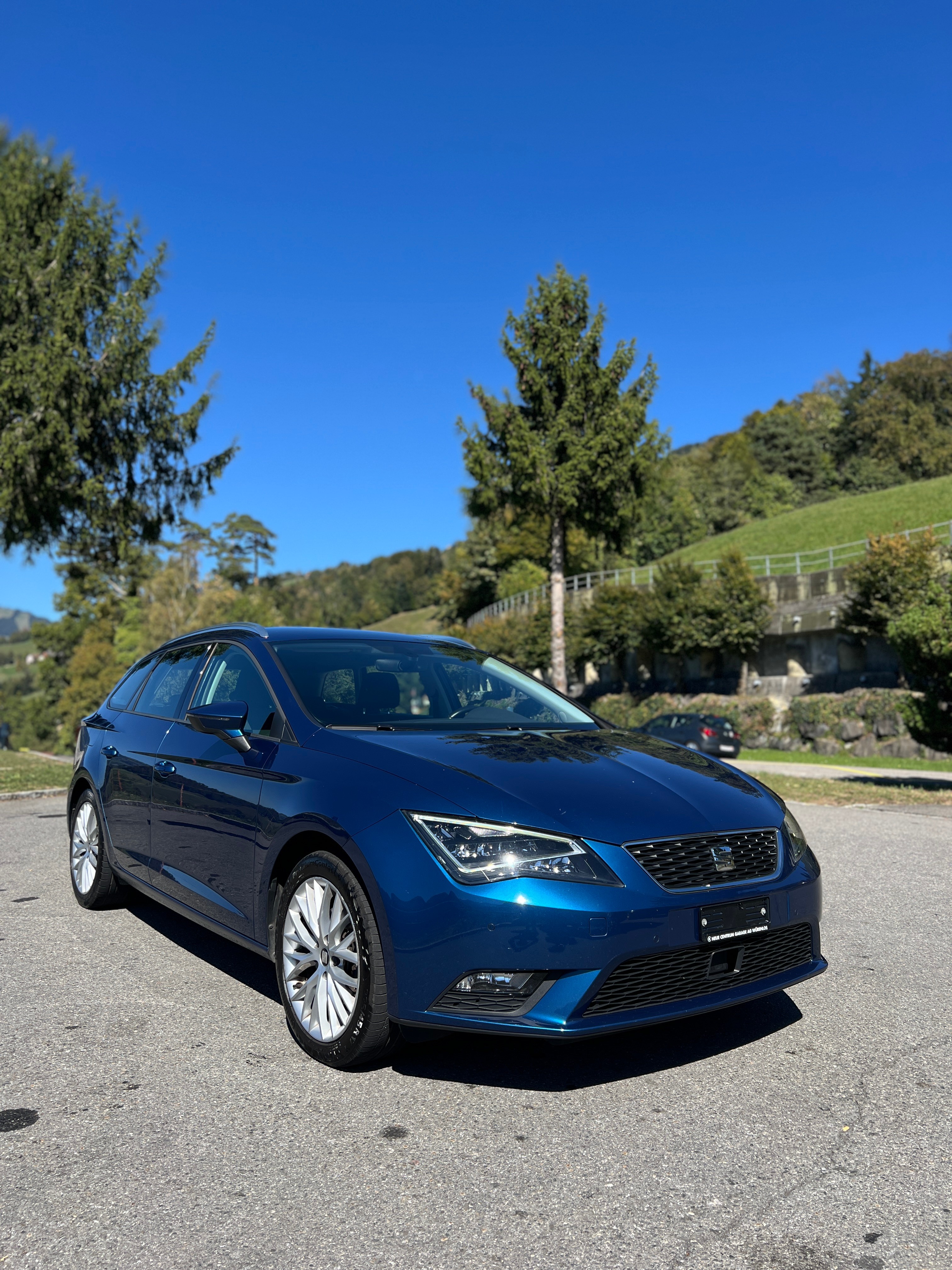 Car photo