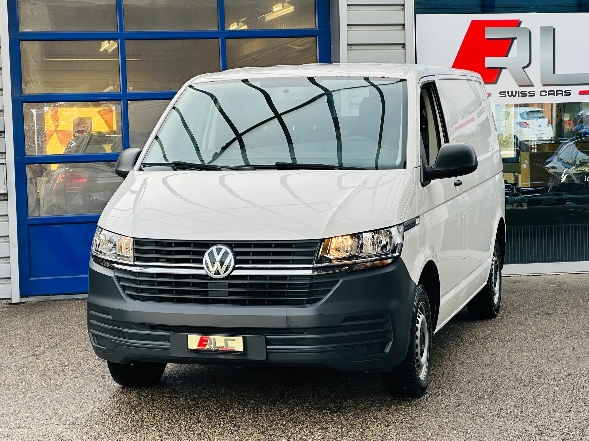 VW T6.1 2.0 TDI Entry-image-2