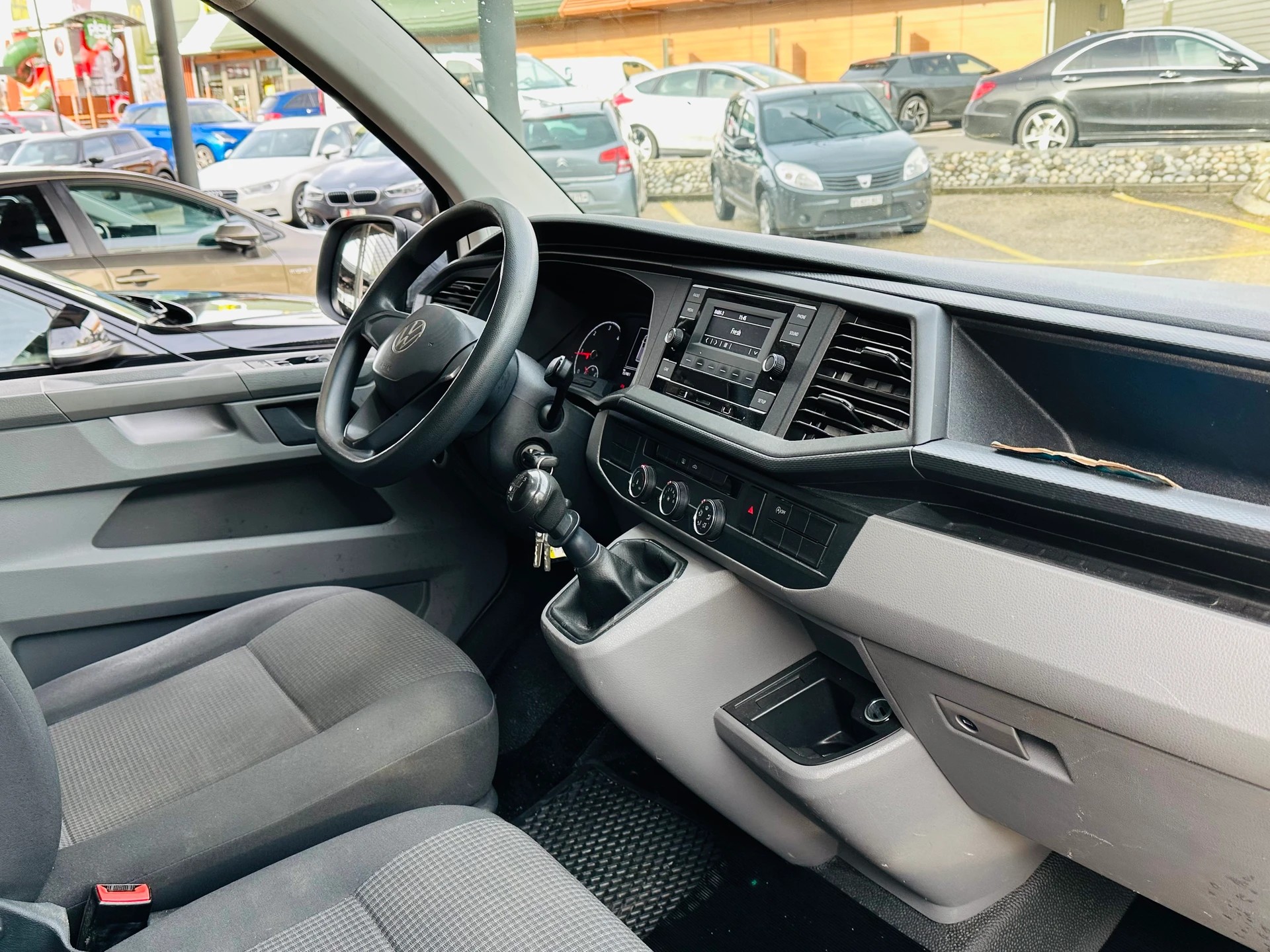 VW T6.1 2.0 TDI Entry-image-10