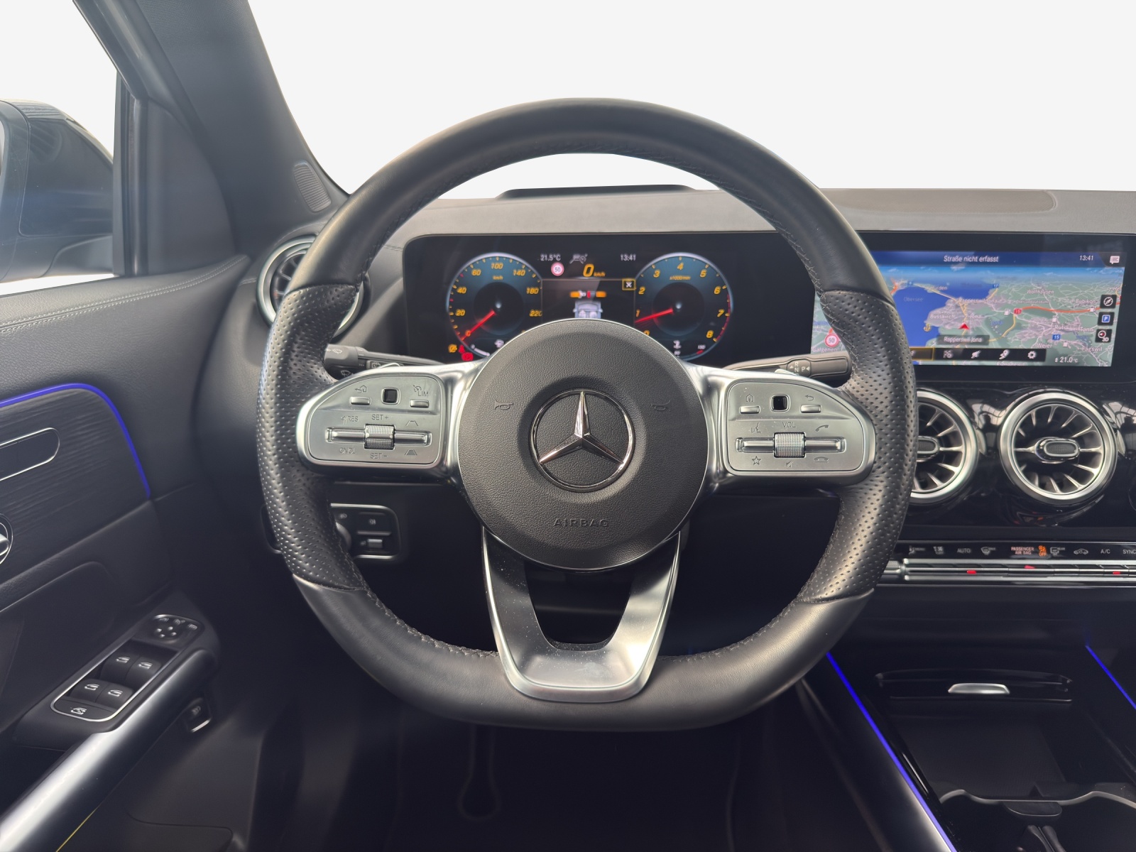 MERCEDES-BENZ GLA 250 4Matic AMG Line 8G-DCT-image-9